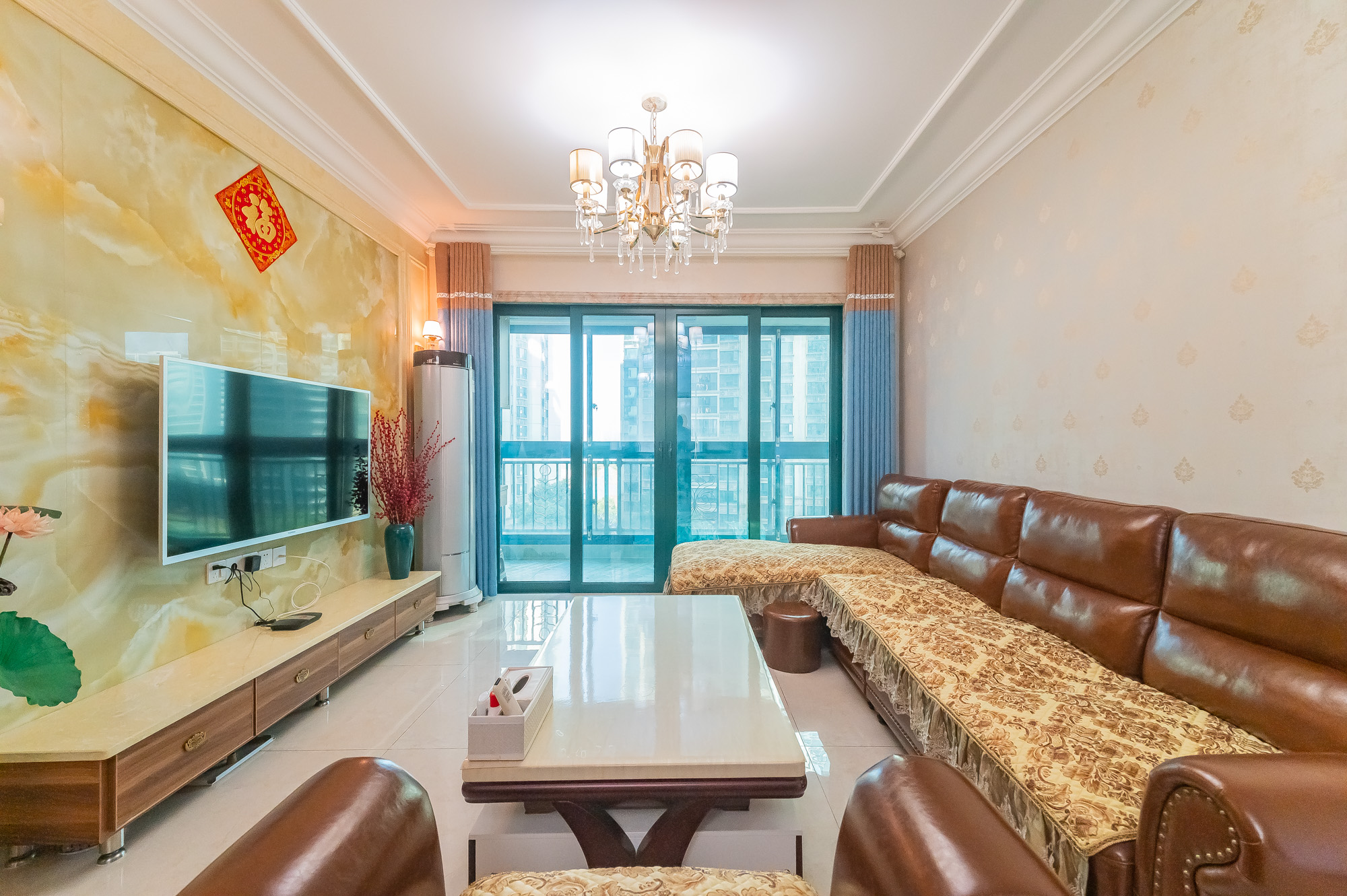 恒大翡翠华庭 3室2厅2卫 108.0万 恒大翡翠华庭 3室2厅2卫 108.0万客厅