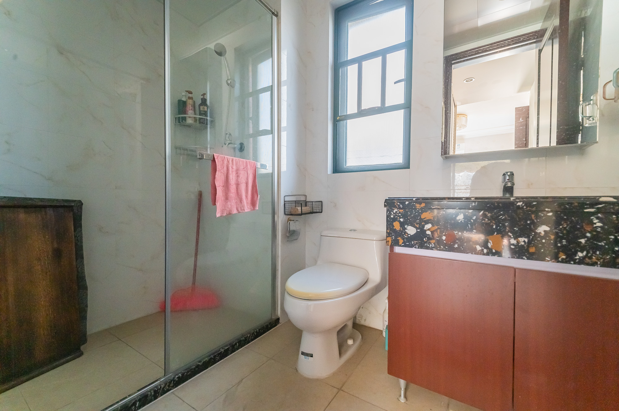 恒大翡翠华庭 3室2厅2卫 108.0万 恒大翡翠华庭 3室2厅2卫 108.0万卫生间