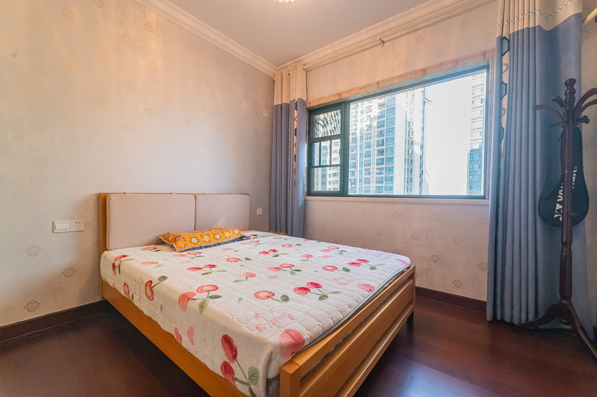 恒大翡翠华庭 3室2厅2卫 108.0万 恒大翡翠华庭 3室2厅2卫 108.0万卧室