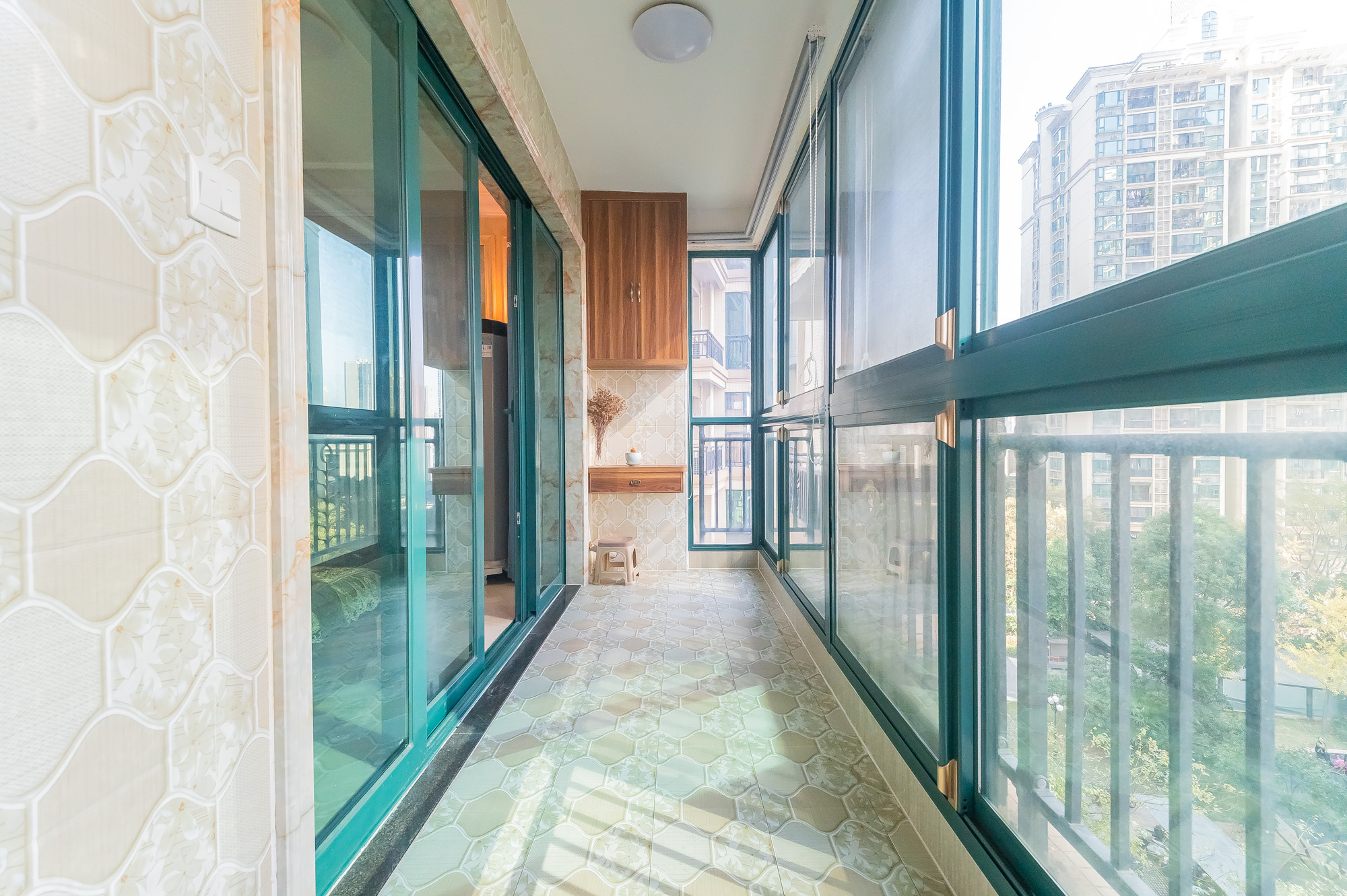 恒大翡翠华庭 3室2厅2卫 108.0万 恒大翡翠华庭 3室2厅2卫 108.0万阳台