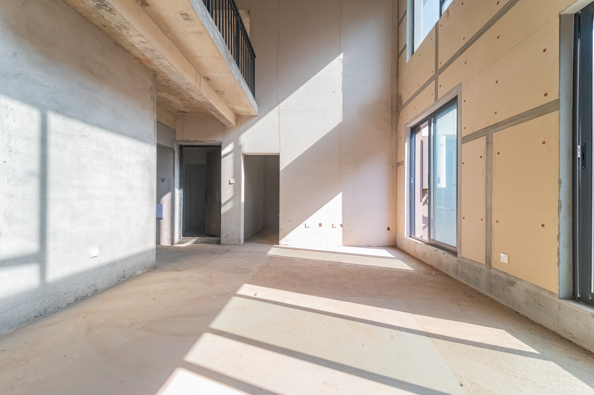 五矿万境松雅 5室3厅3卫 257.5万 五矿万境松雅 5室3厅3卫 257.5万客厅