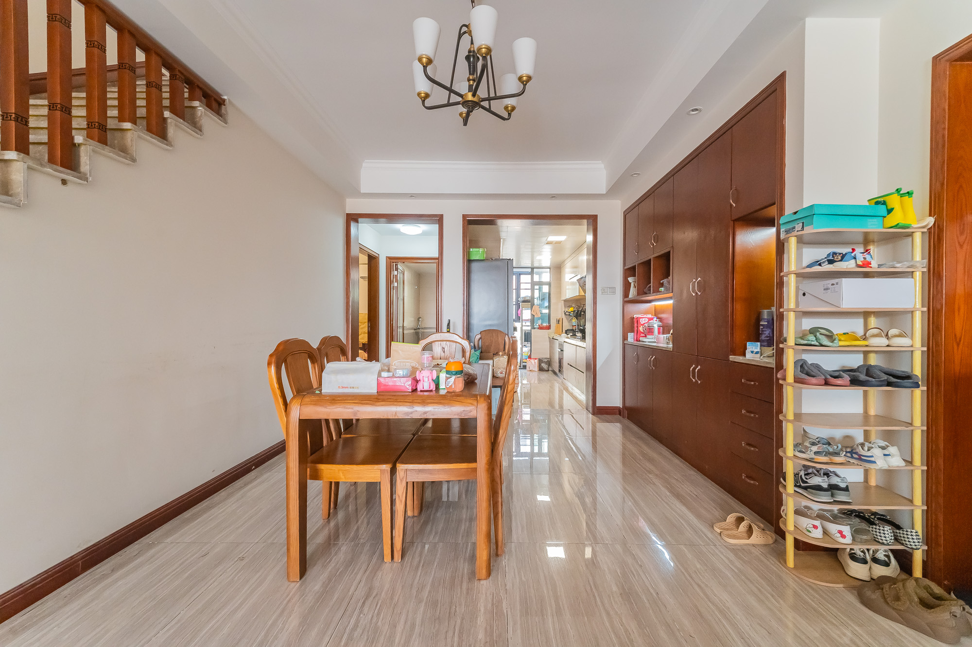 海伦春天 5室2厅3卫 288.0万 海伦春天 5室2厅3卫 288.0万客厅