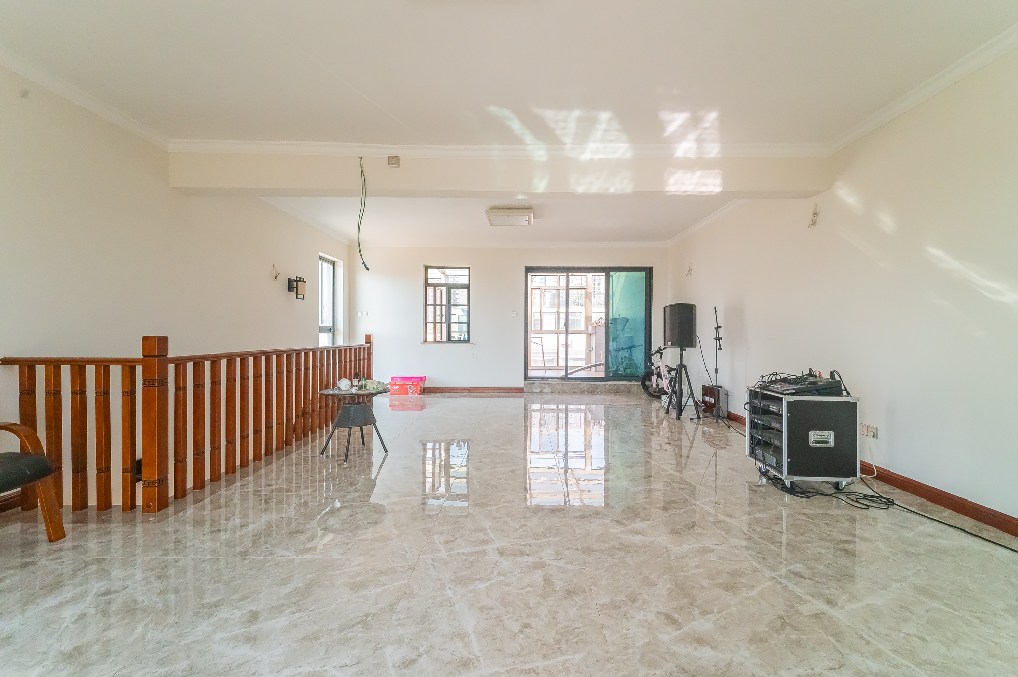 海伦春天 5室2厅3卫 288.0万 海伦春天 5室2厅3卫 288.0万卧室