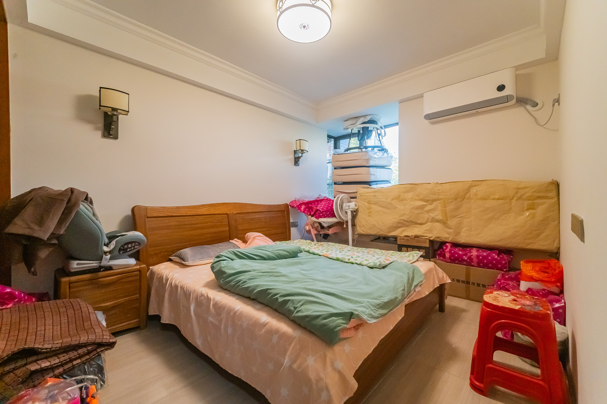 海伦春天  5室2厅3卫    288.0万卧室