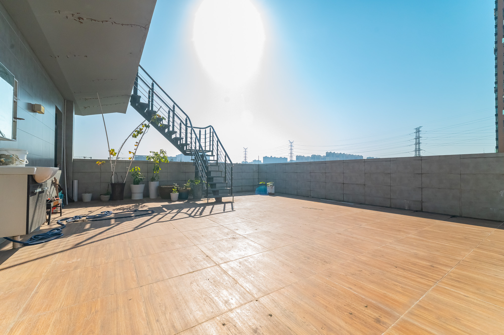 海伦春天  5室2厅3卫    288.0万阳台