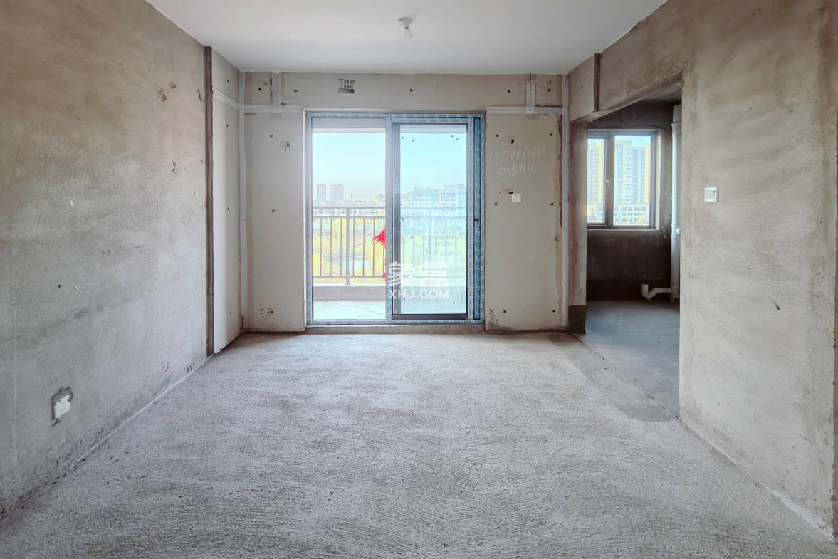 澳海云湘赋  4室2厅2卫    80.0万 澳海云湘赋  4室2厅2卫    80.0万客厅