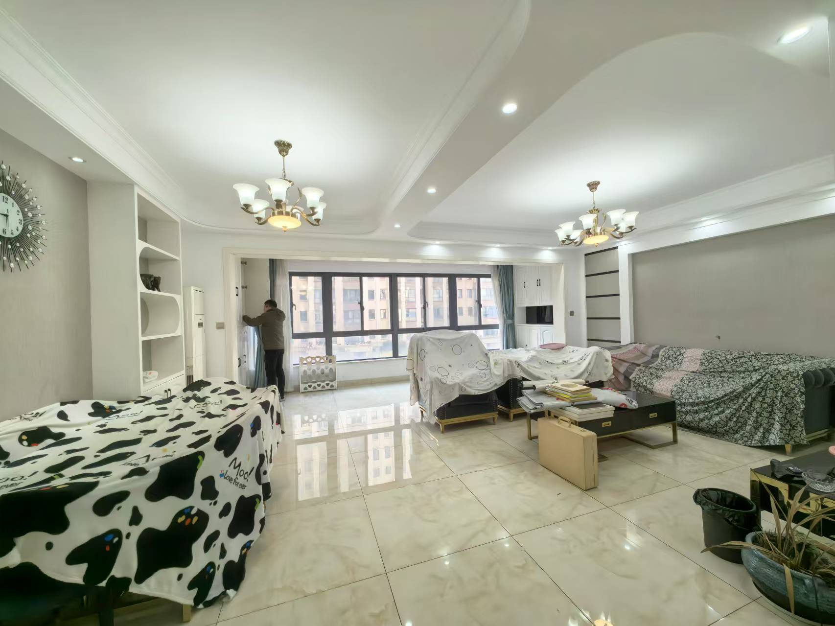 逸都花园 4室2厅2卫 70.0万 逸都花园 4室2厅2卫 70.0万室内图