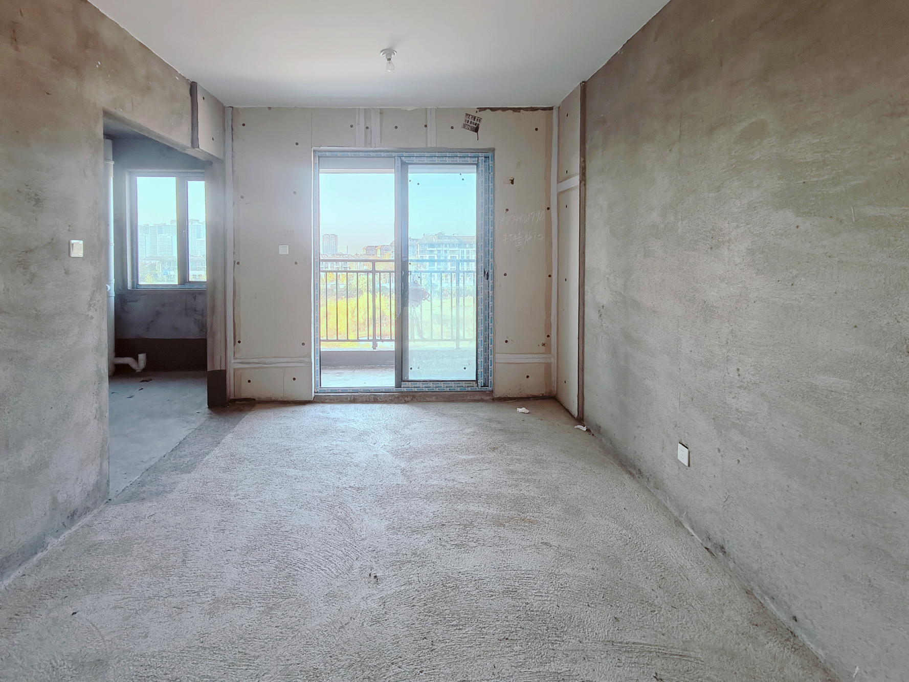 澳海云湘赋  4室2厅2卫    85.0万 澳海云湘赋  4室2厅2卫    85.0万客厅