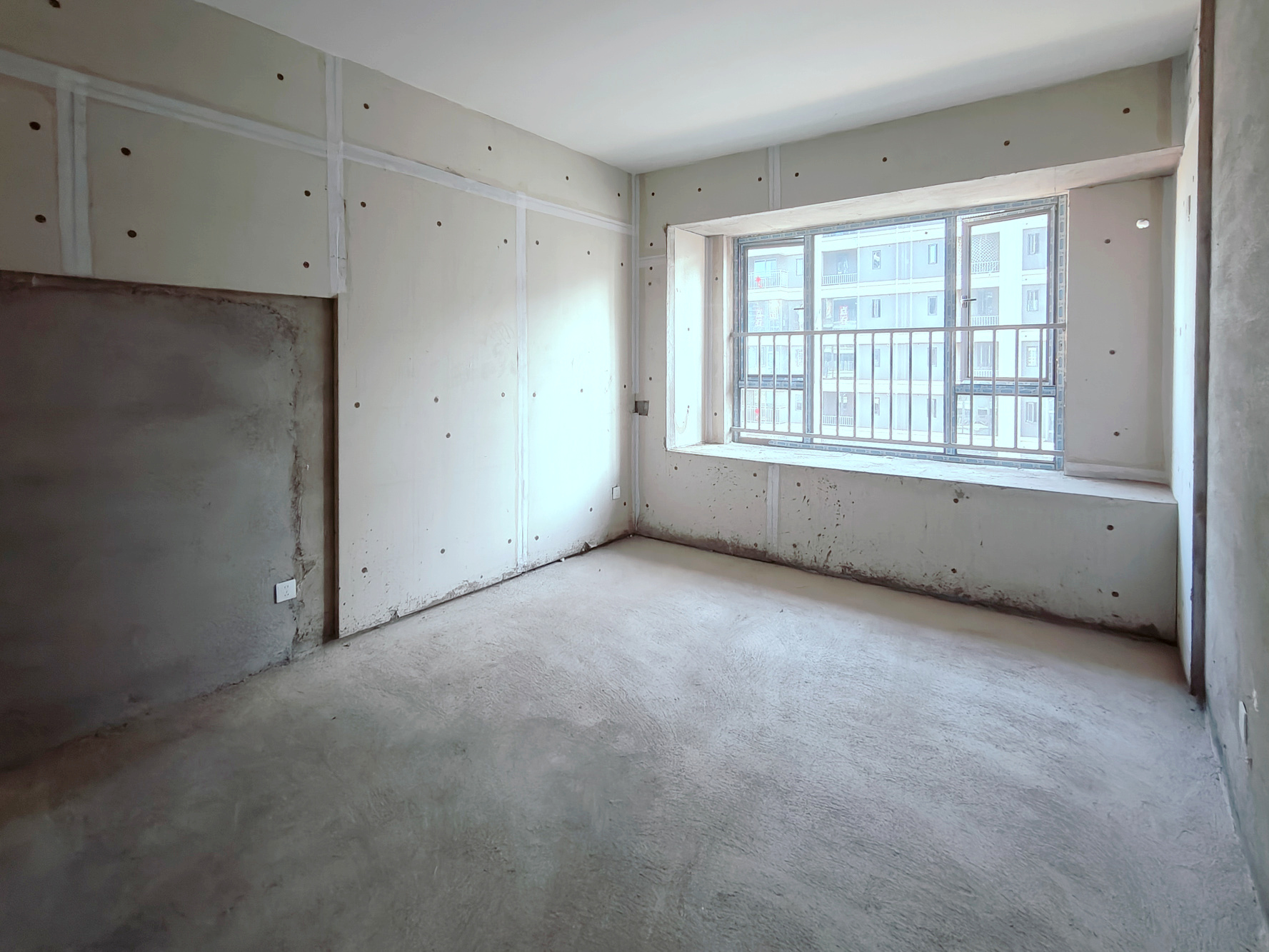 澳海云湘赋  4室2厅2卫    85.0万 澳海云湘赋  4室2厅2卫    85.0万其他