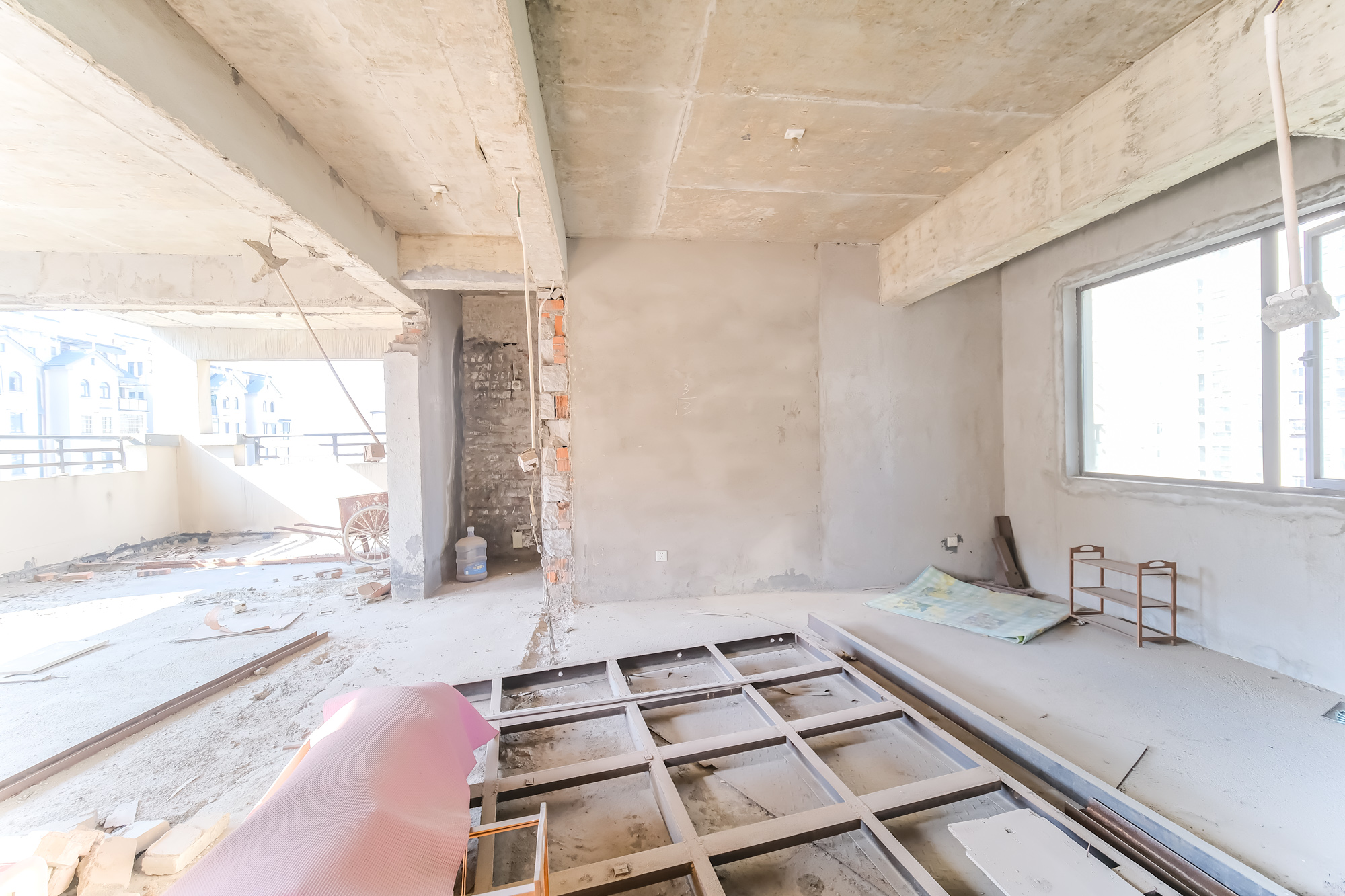 艾美潇湘 5室2厅2卫 121.0万 艾美潇湘 5室2厅2卫 121.0万客厅