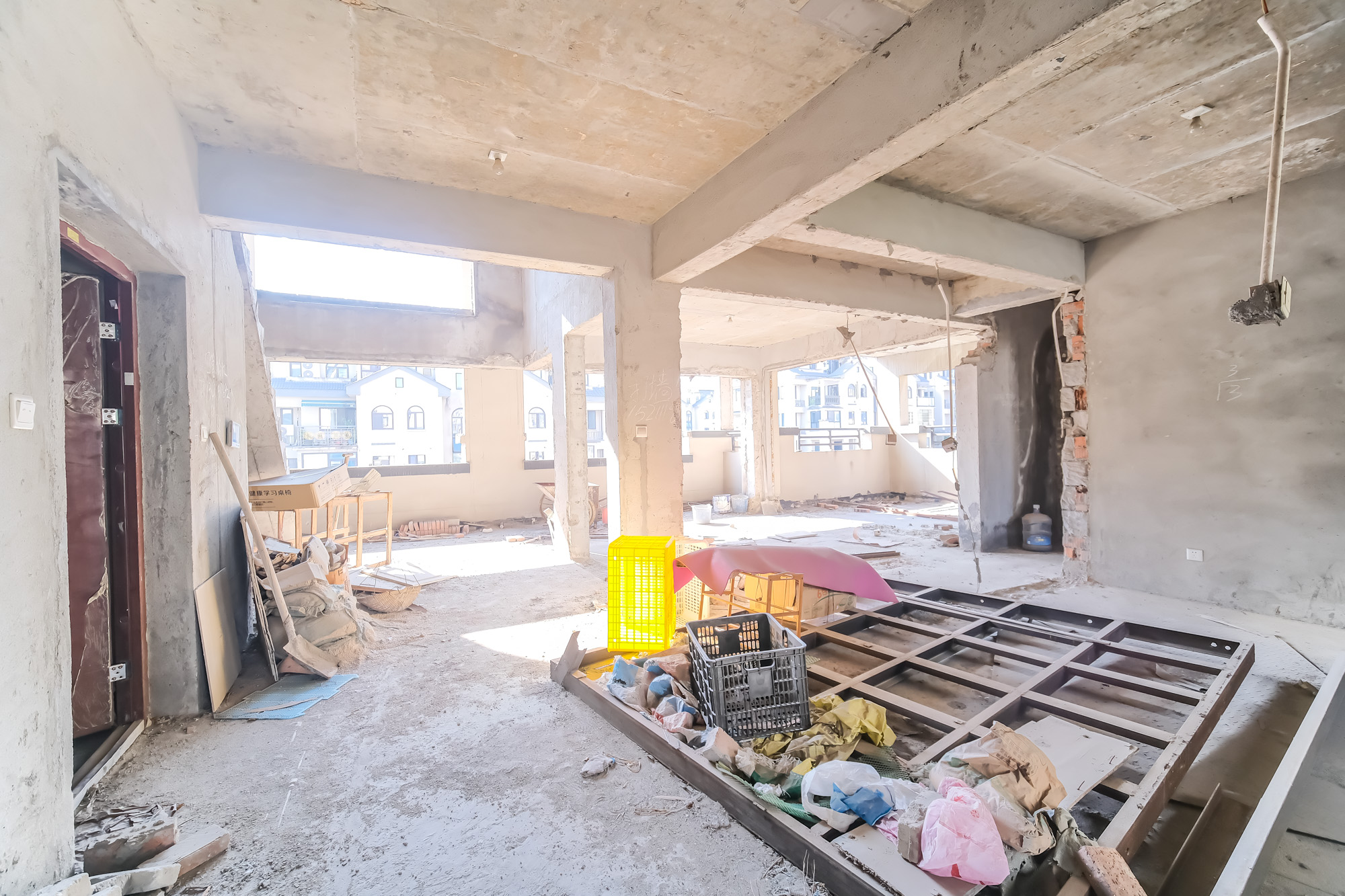 艾美潇湘 5室2厅2卫 121.0万 艾美潇湘 5室2厅2卫 121.0万客厅