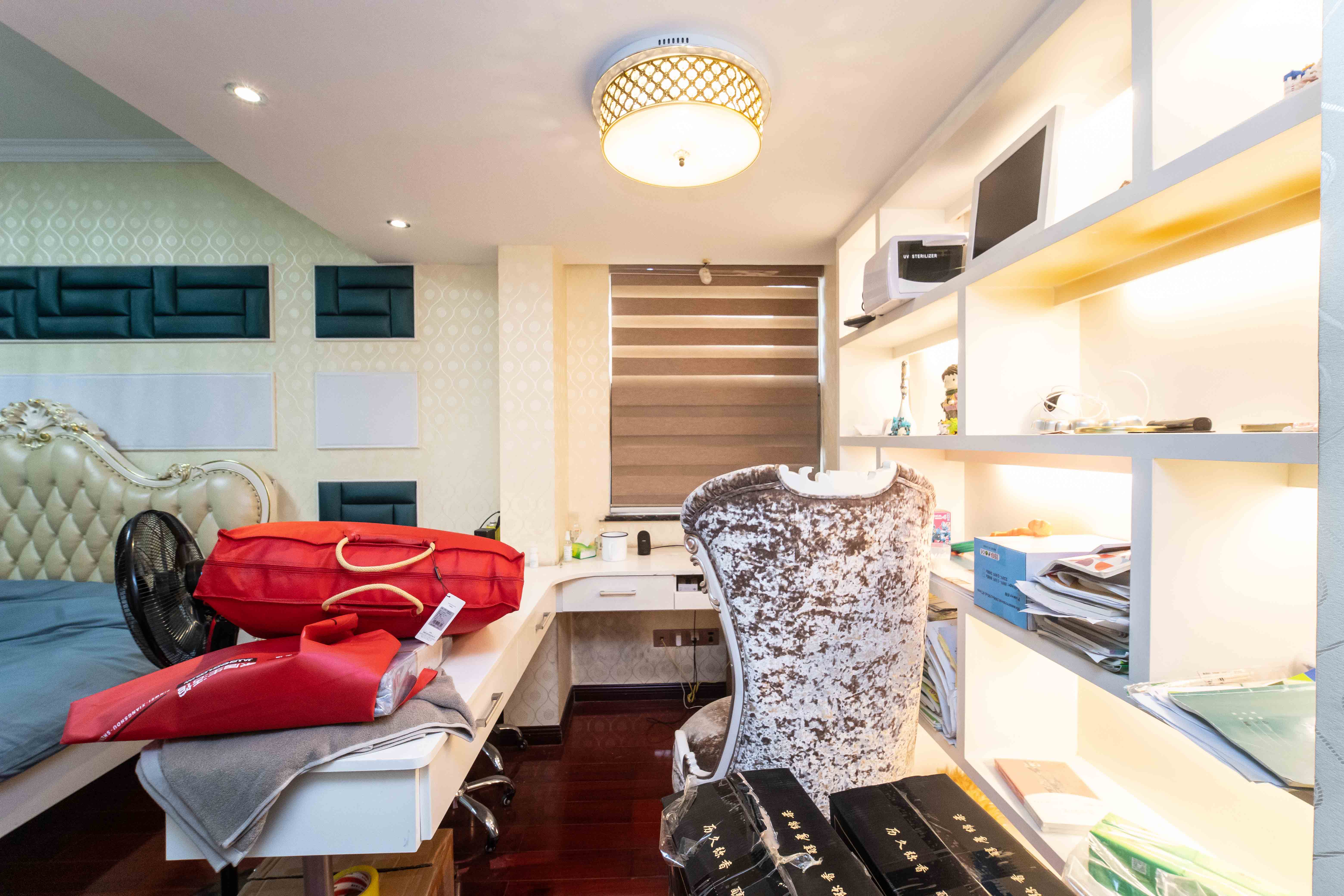 红橡华园(菲莎公馆)  4室2厅2卫    239.0万 红橡华园(菲莎公馆)  4室2厅2卫    239.0万其他