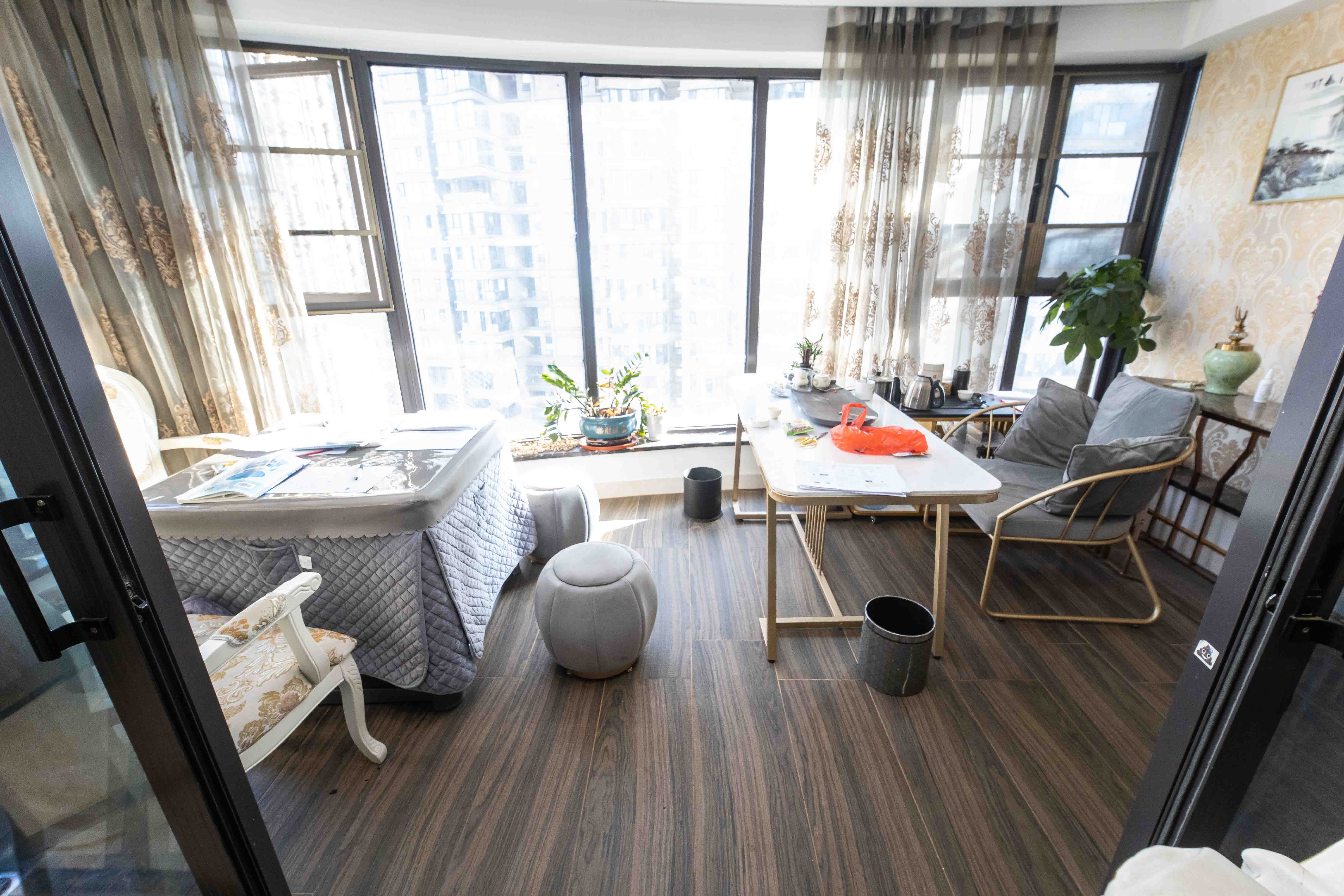 红橡华园(菲莎公馆)  4室2厅2卫    239.0万 红橡华园(菲莎公馆)  4室2厅2卫    239.0万阳台