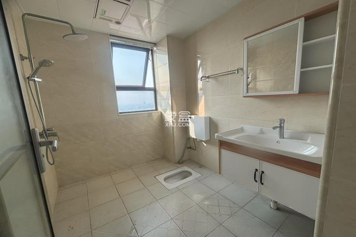 正荣财富中心  3室2厅2卫    1900.0元/月 正荣财富中心  3室2厅2卫    1900.0元/月室内图