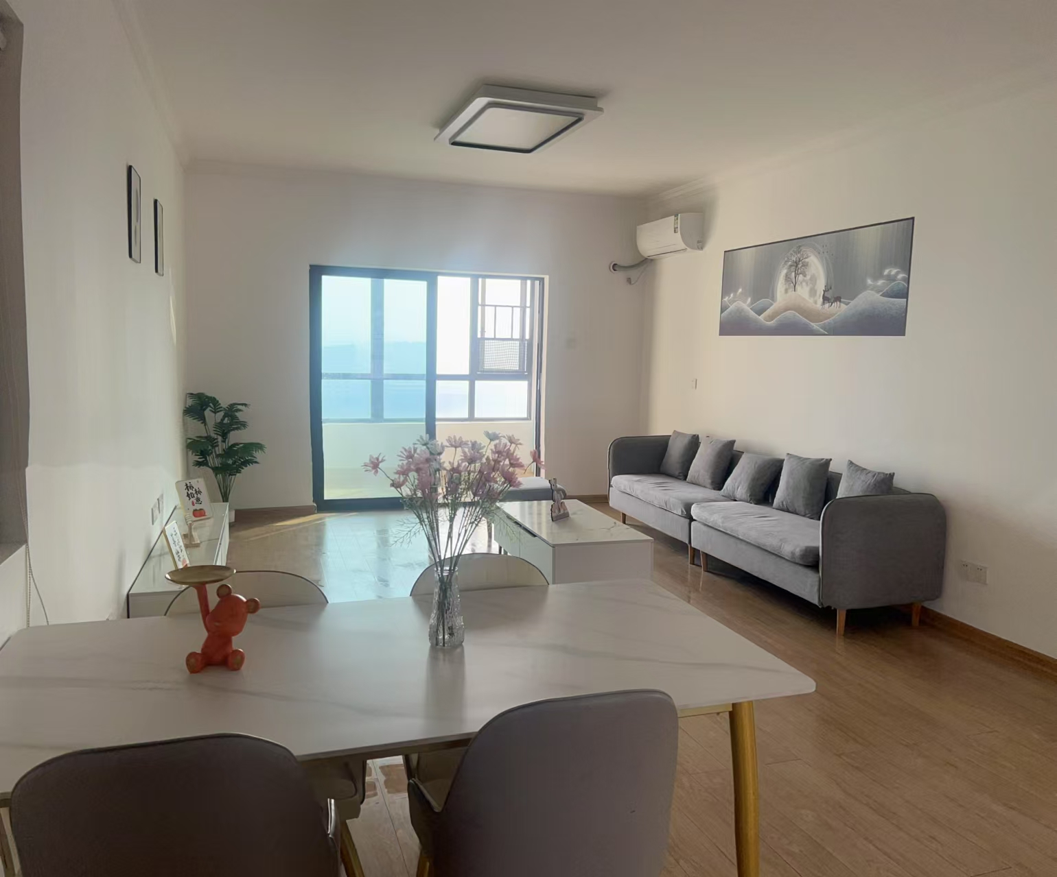 正荣财富中心  3室2厅2卫    1900.0元/月 正荣财富中心  3室2厅2卫    1900.0元/月室内图