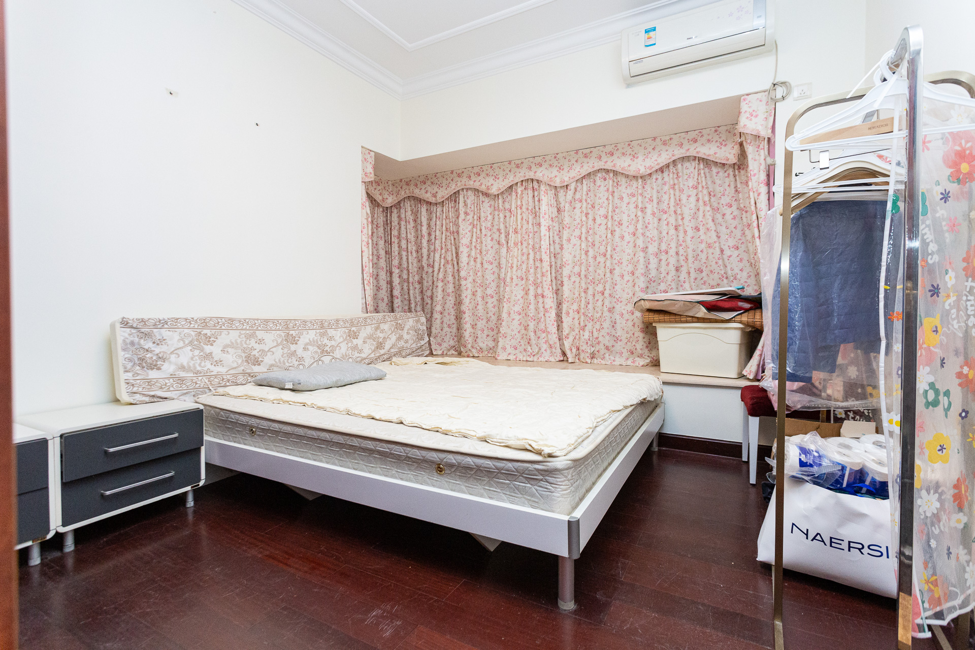 恒大名都 2室2厅1卫 57.8万 恒大名都 2室2厅1卫 57.8万卧室