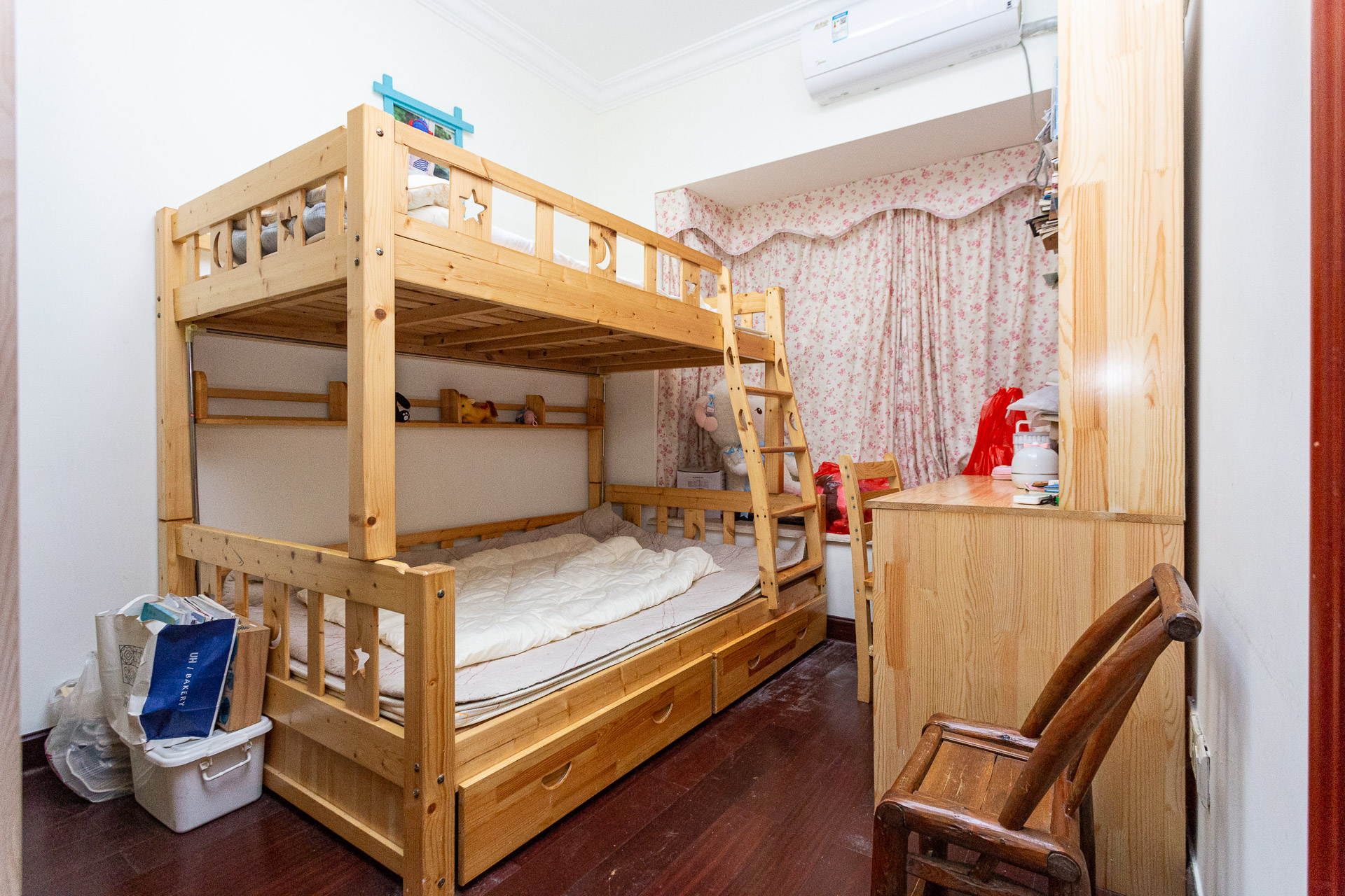 恒大名都 2室2厅1卫 57.8万 恒大名都 2室2厅1卫 57.8万卧室