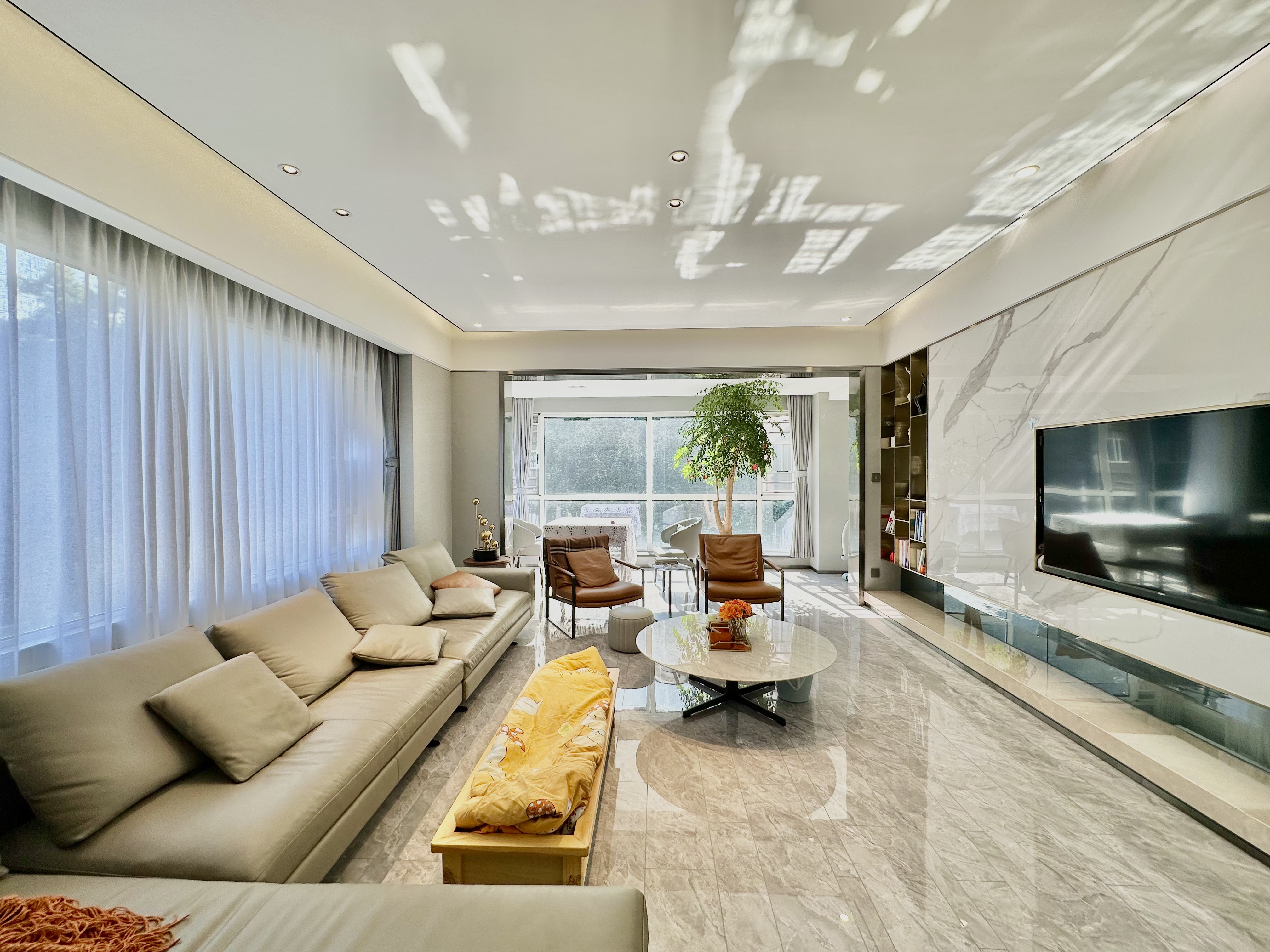 谷山逸墅  5室2厅3卫    538.0万 谷山逸墅  5室2厅3卫    538.0万客厅