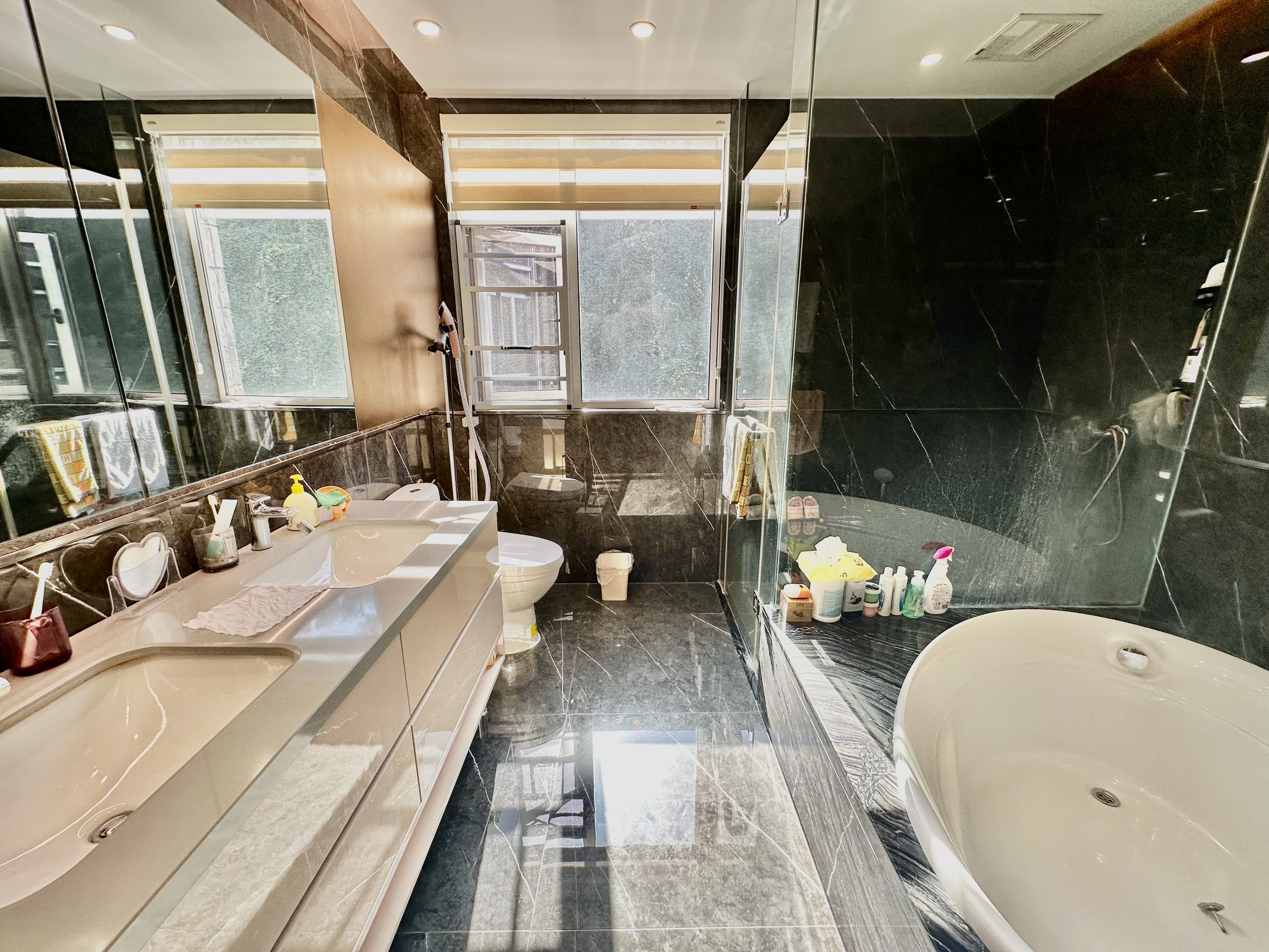 谷山逸墅  5室2厅3卫    538.0万 谷山逸墅  5室2厅3卫    538.0万卫生间