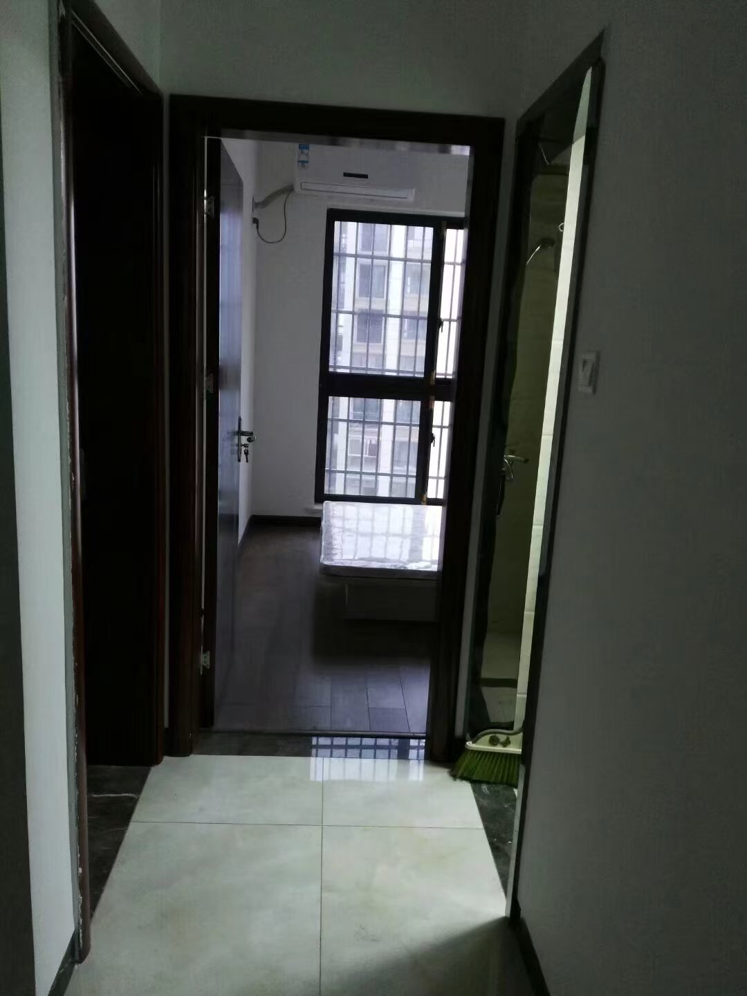 国泰九龙湾 4室2厅2卫 2500.0元/月 国泰九龙湾 4室2厅2卫 2500.0元/月室内图