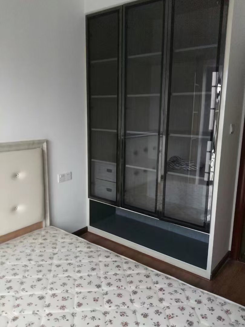 国泰九龙湾 4室2厅2卫 2500.0元/月 国泰九龙湾 4室2厅2卫 2500.0元/月室内图