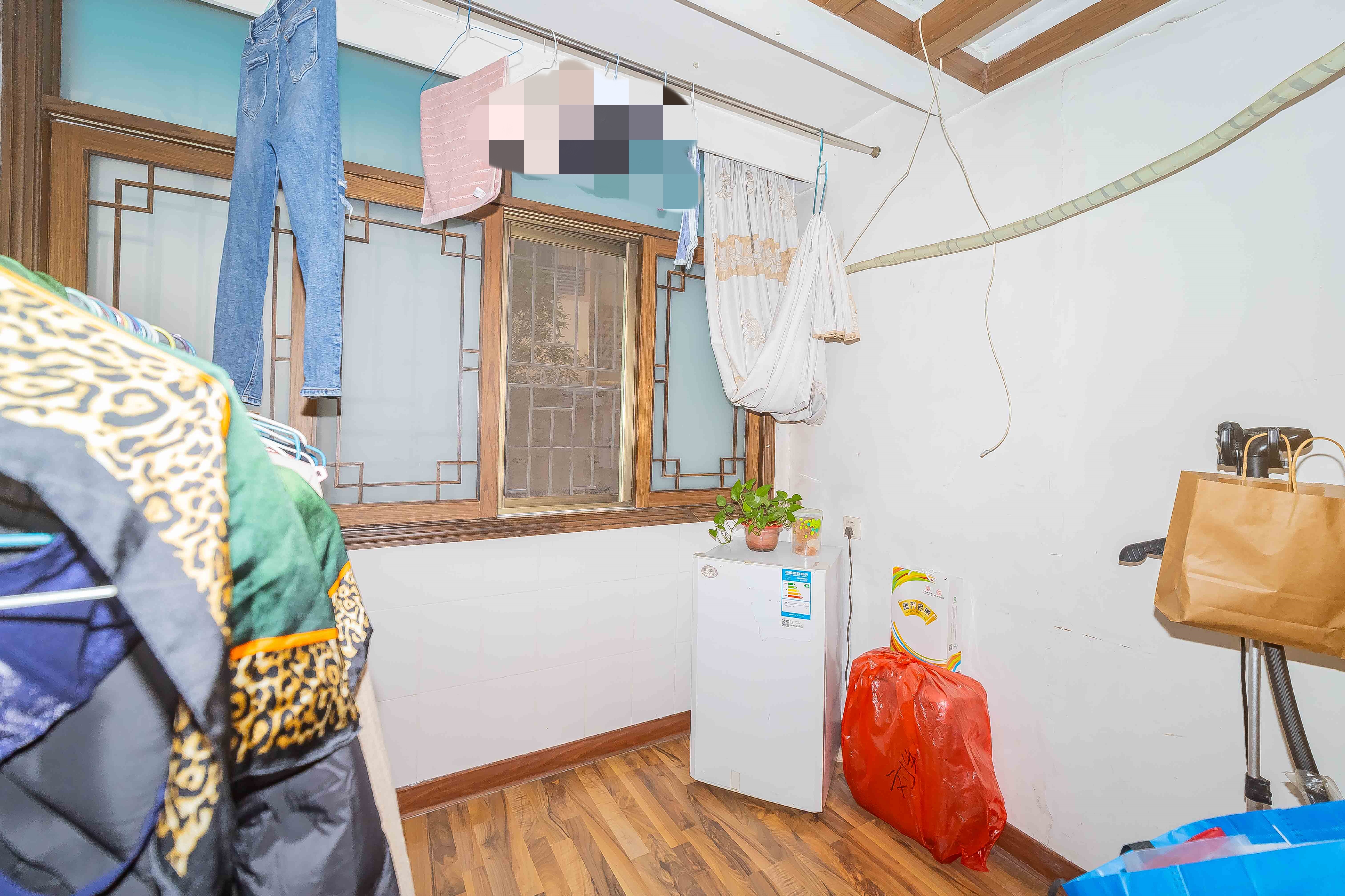 雨花区教育局宿舍  3室2厅1卫   74.00万卧室