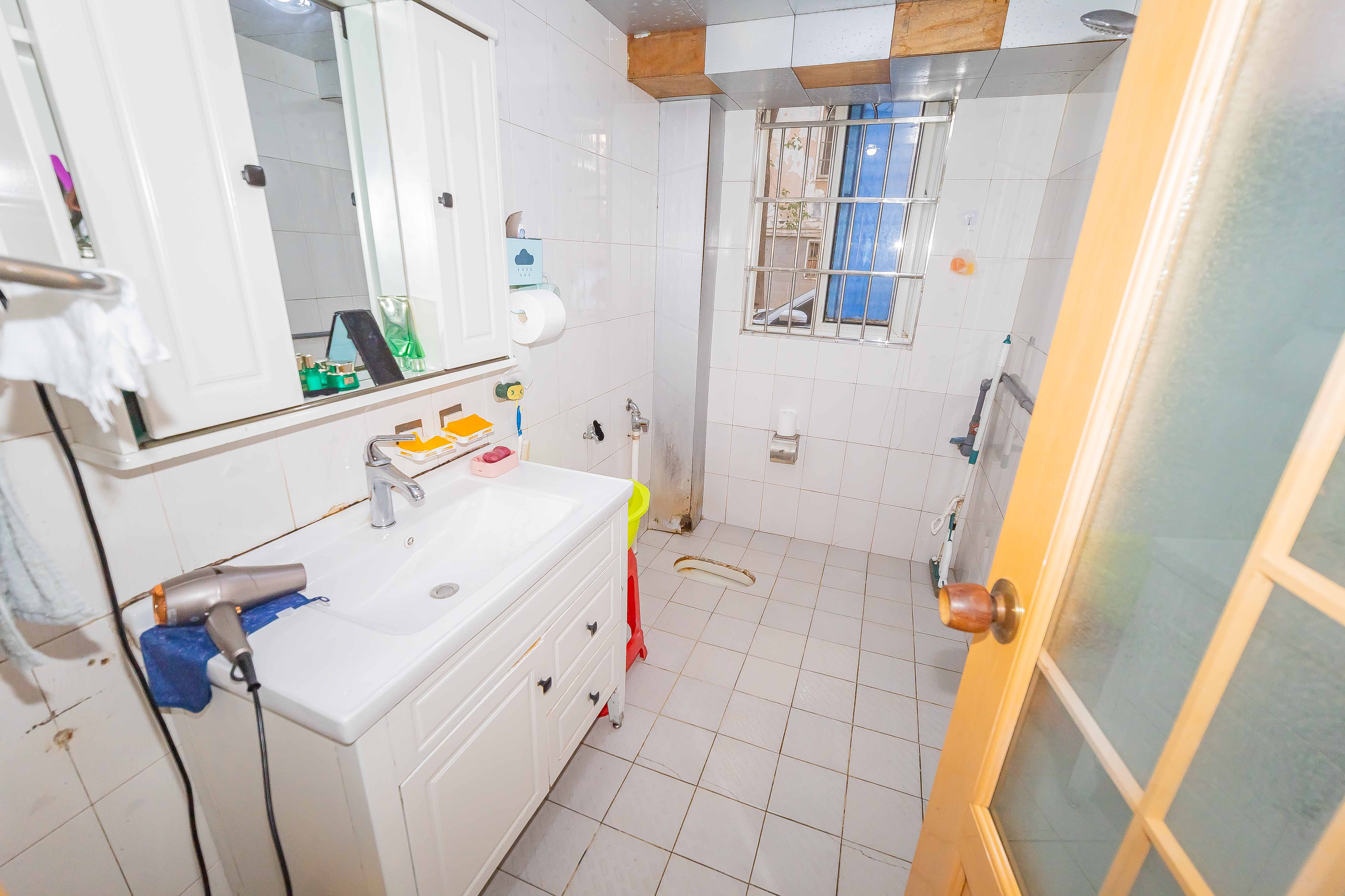 丽江翠园 3室2厅1卫 62.8万 丽江翠园 3室2厅1卫 62.8万卫生间