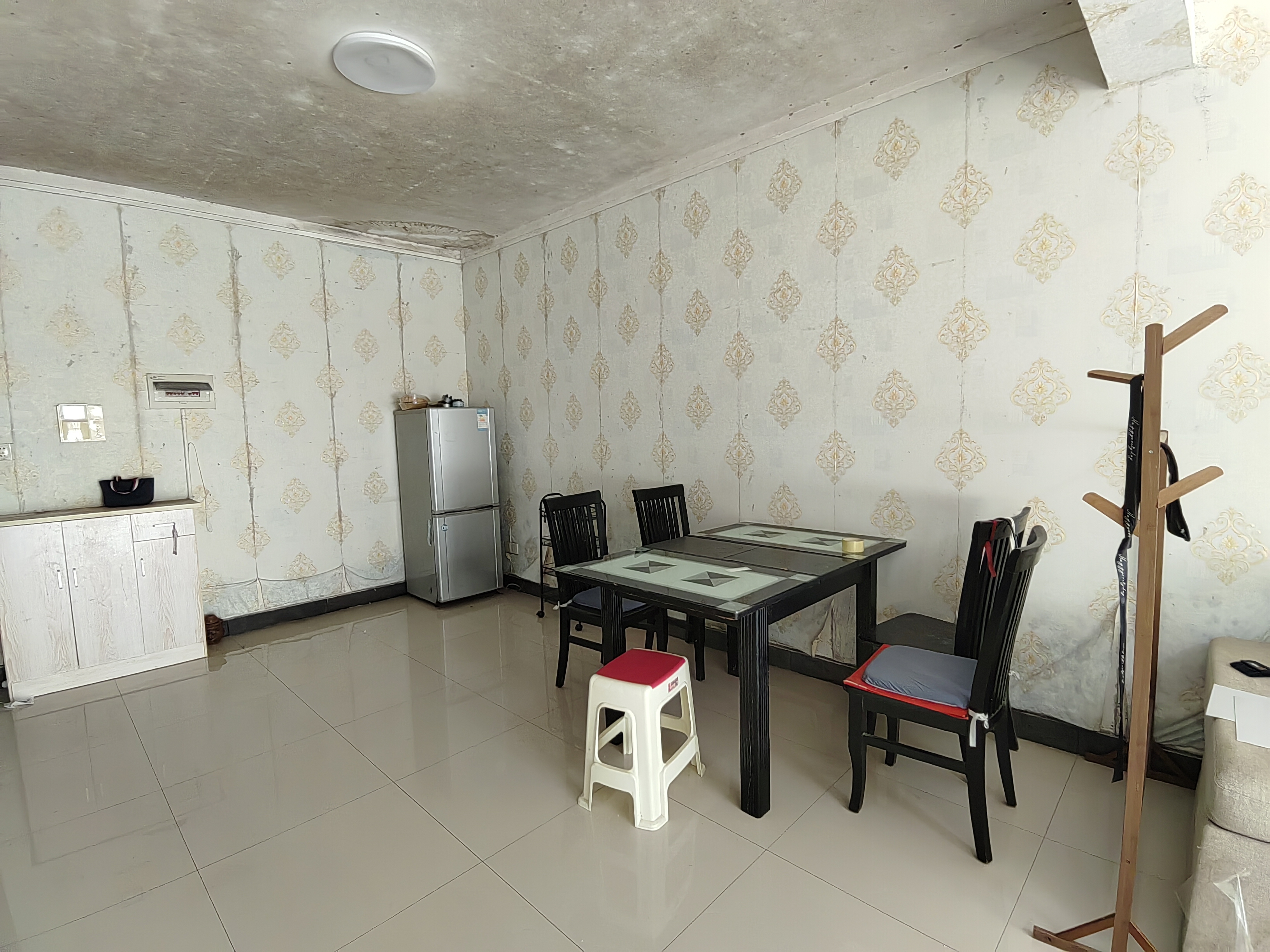 世景华庭  2室2厅1卫    1500.0元/月室内图