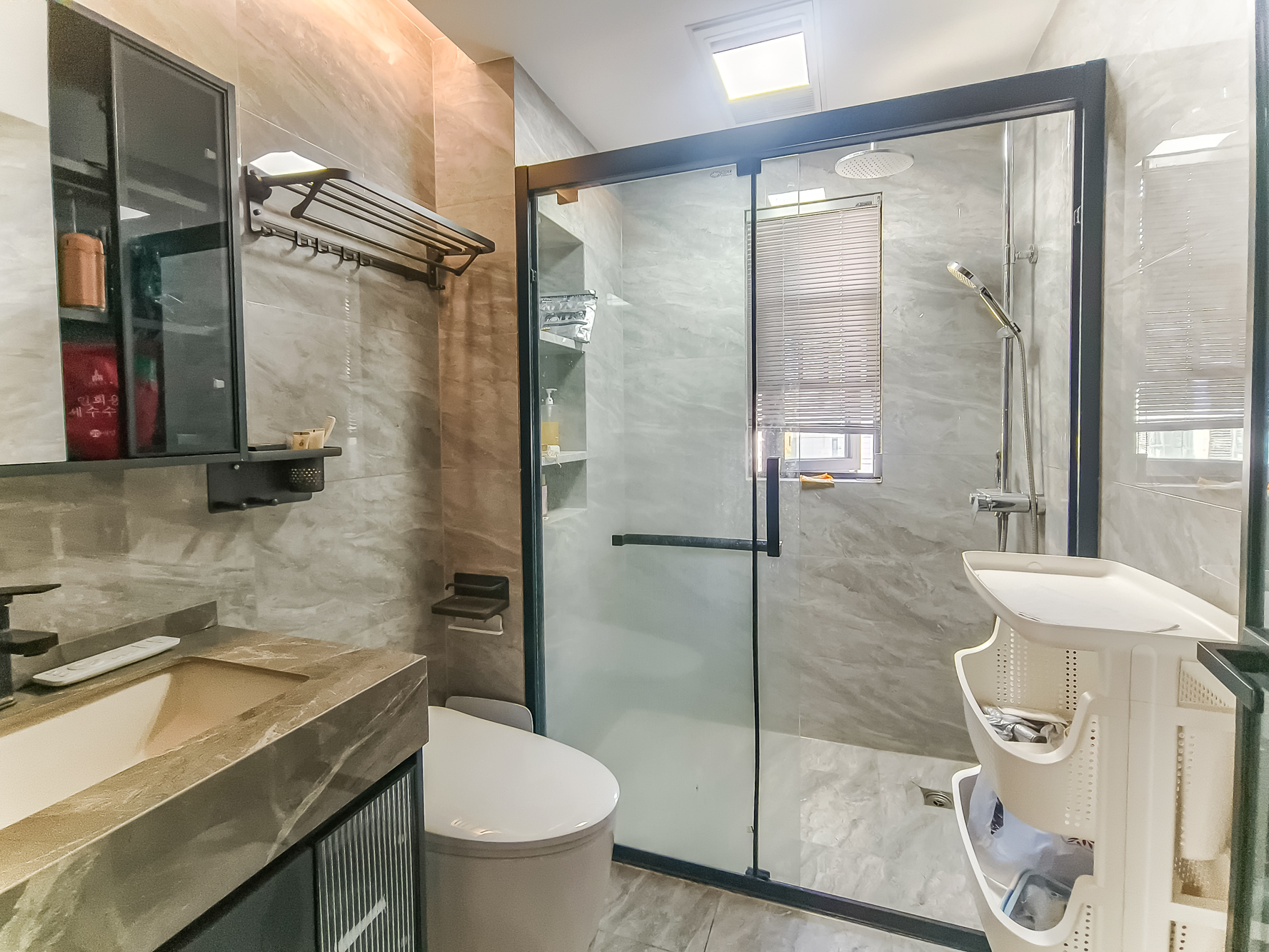 保利金香槟 4室2厅2卫 167.8万 保利金香槟 4室2厅2卫 167.8万卫生间