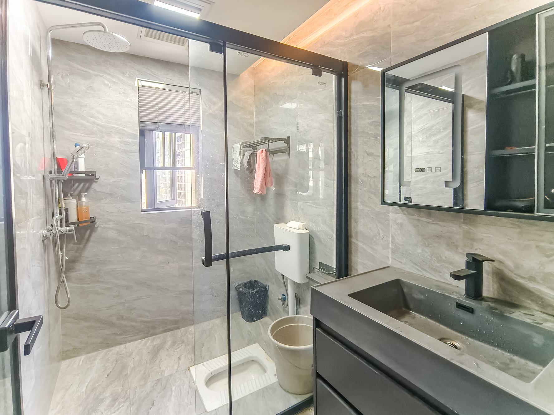 保利金香槟 4室2厅2卫 167.8万 保利金香槟 4室2厅2卫 167.8万卫生间