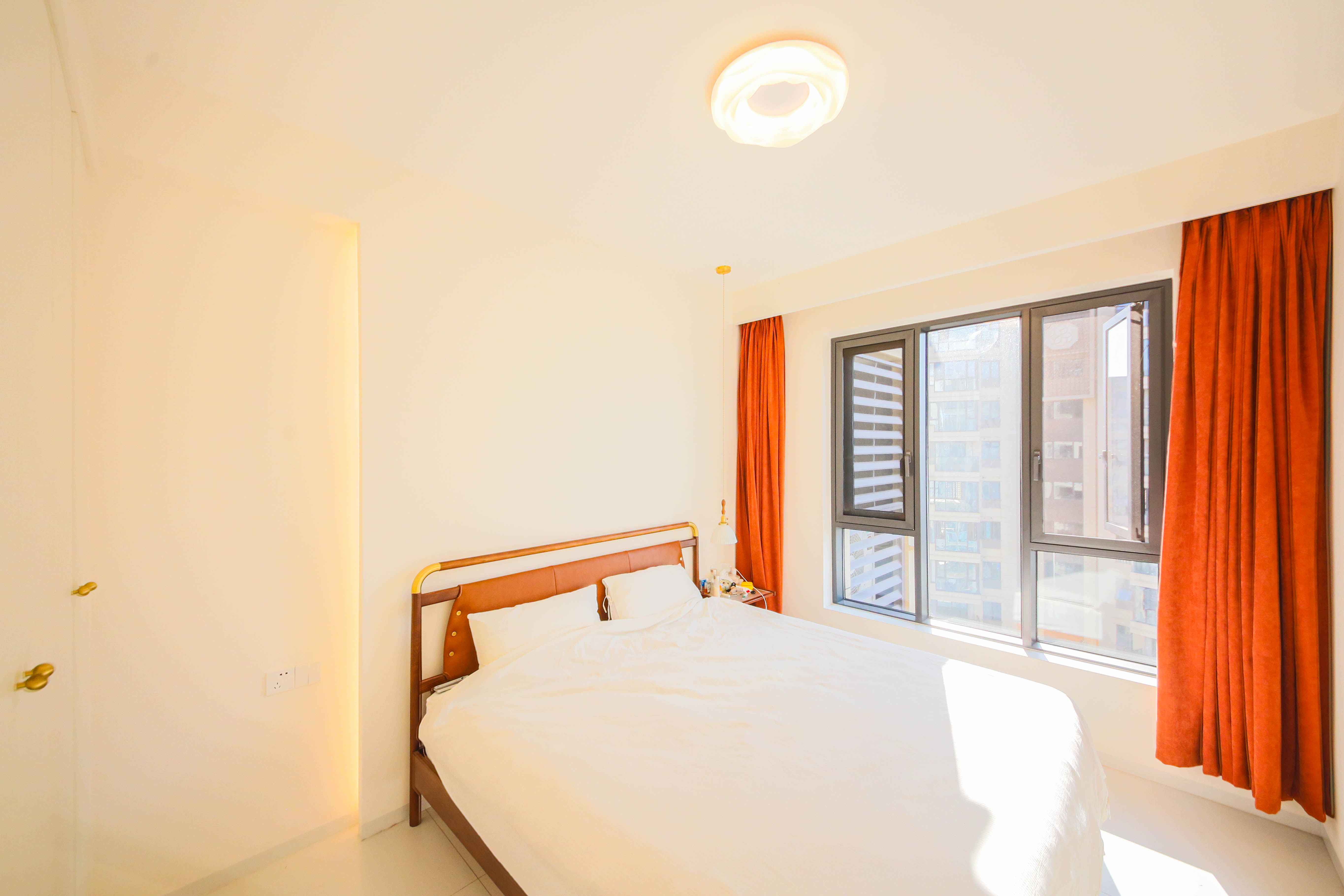 天城国际广场 3室2厅2卫 188.0万 天城国际广场 3室2厅2卫 188.0万卧室