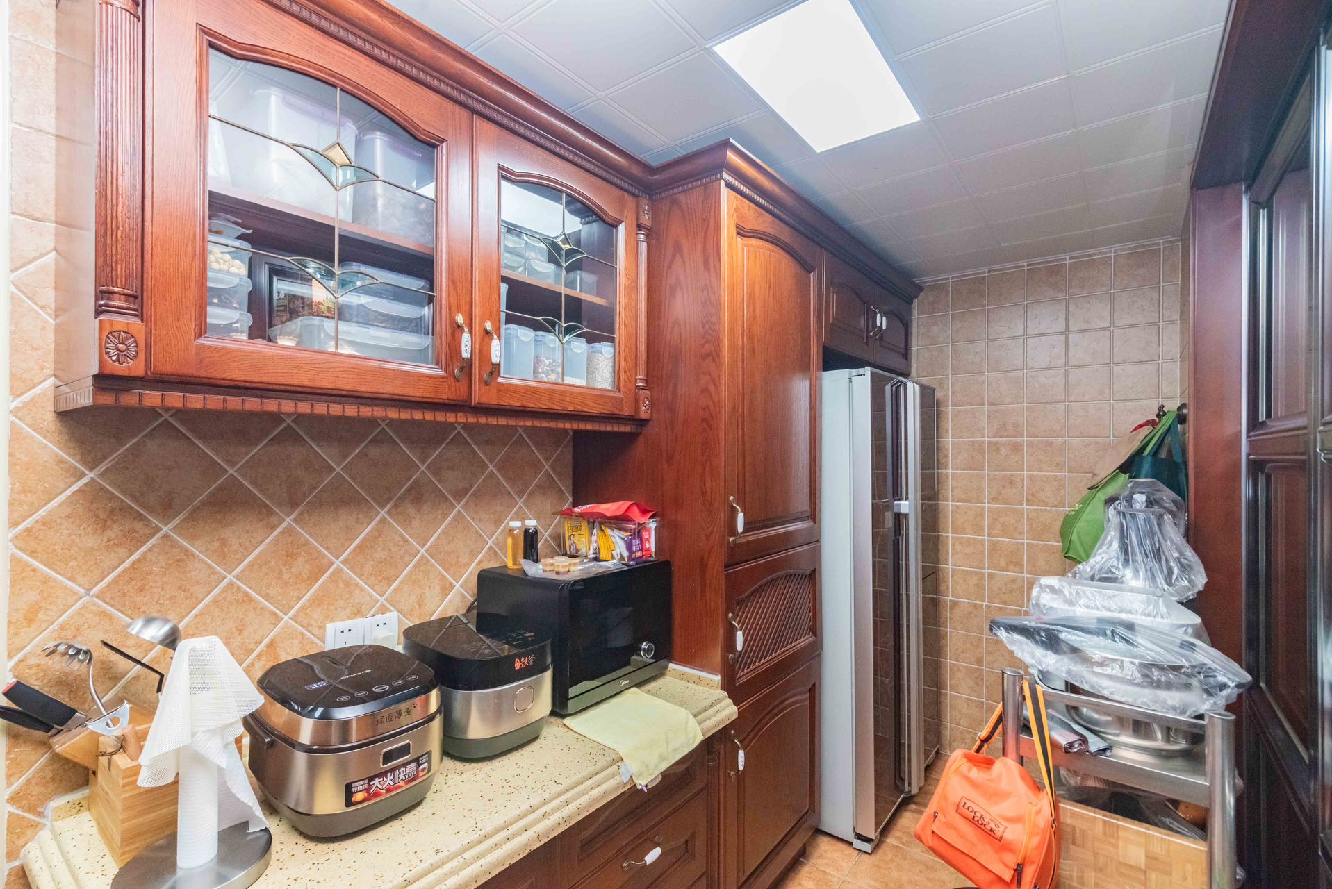 藏珑湖上国际花园 3室2厅2卫 8000.0元/月 藏珑湖上国际花园 3室2厅2卫 8000.0元/月室内图