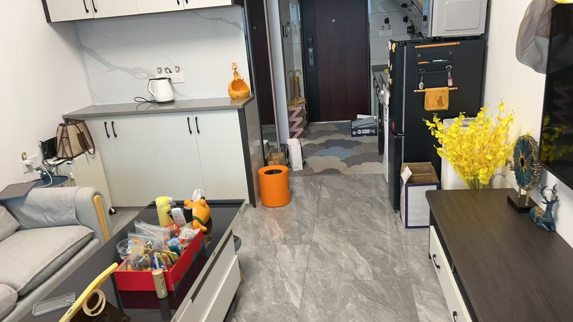 日盛大厦 1室1厅1卫 1800.0元/月 日盛大厦 1室1厅1卫 1800.0元/月室内图