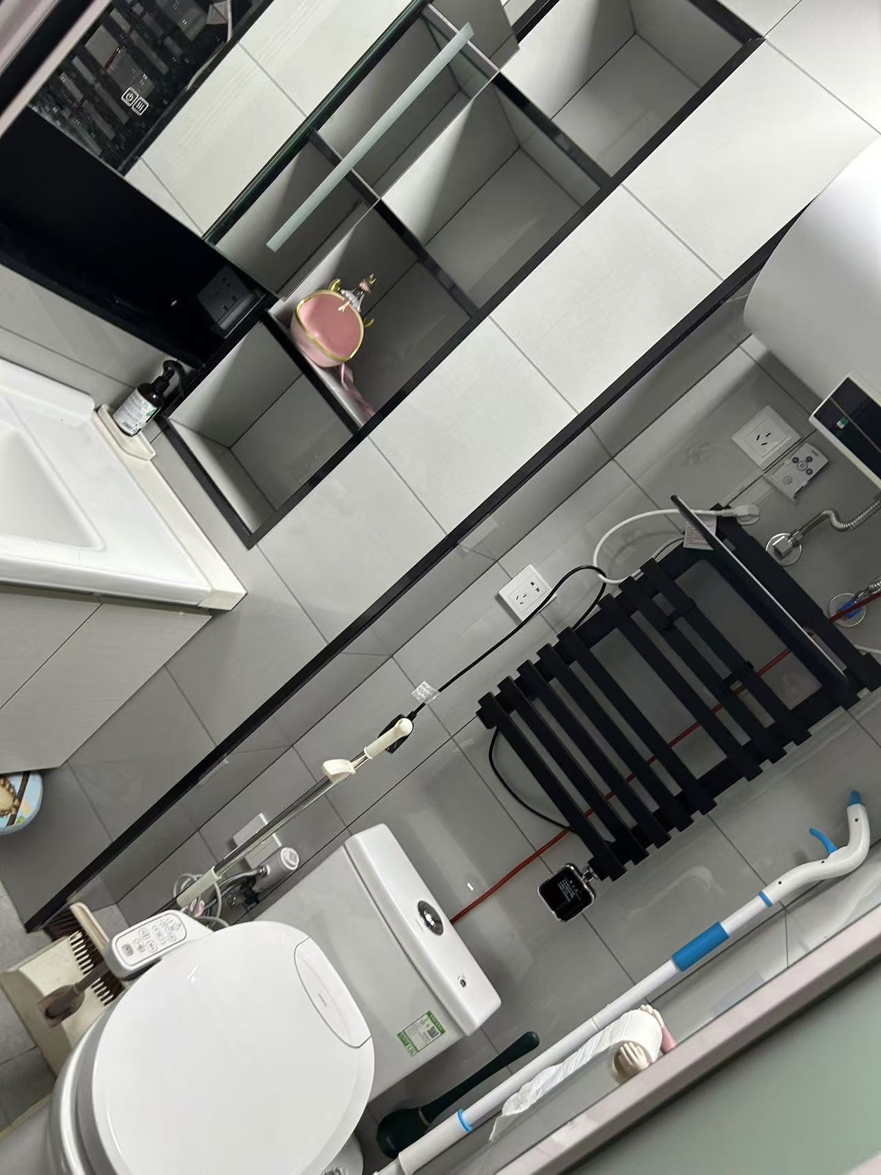 日盛大厦 1室1厅1卫 1800.0元/月 日盛大厦 1室1厅1卫 1800.0元/月室内图