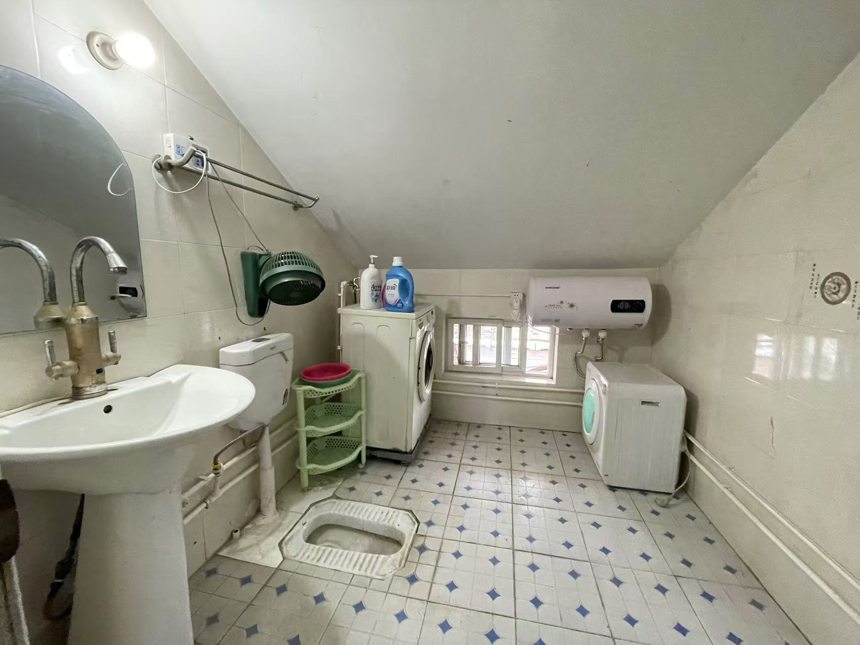 德政园 2室1厅1卫 1400.0元/月 德政园 2室1厅1卫 1400.0元/月室内图