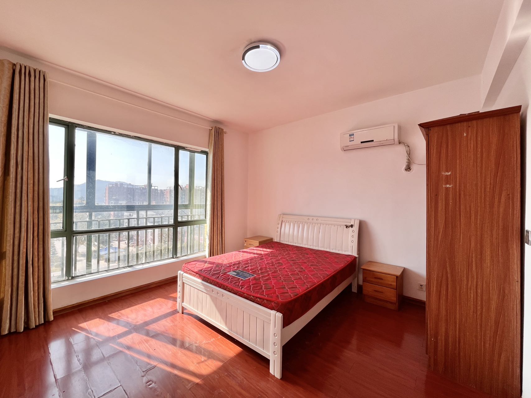 望兴景园一期 3室2厅2卫 2500.0元/月 望兴景园一期 3室2厅2卫 2500.0元/月室内图