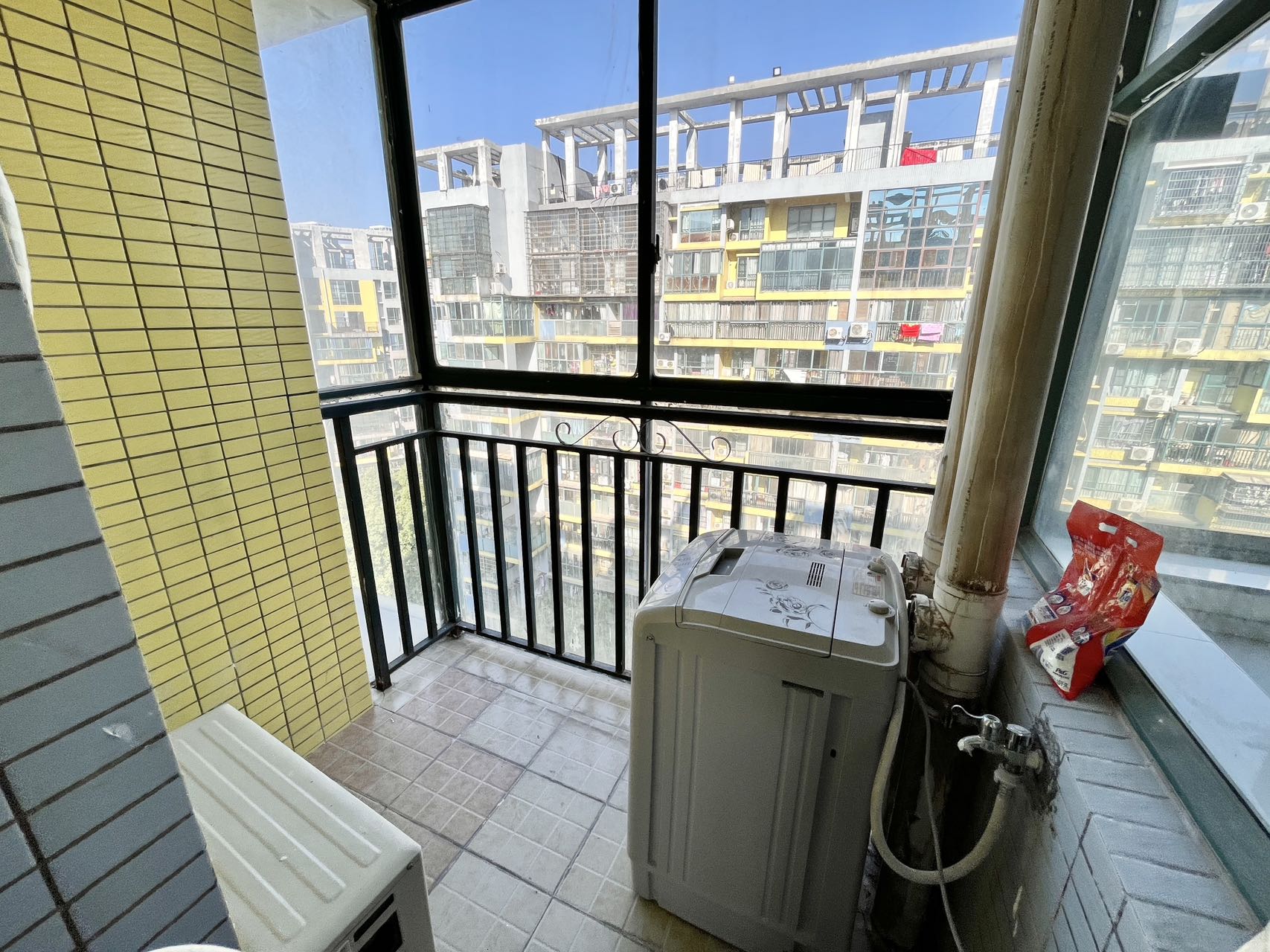 望兴景园一期 3室2厅2卫 2500.0元/月 望兴景园一期 3室2厅2卫 2500.0元/月室内图