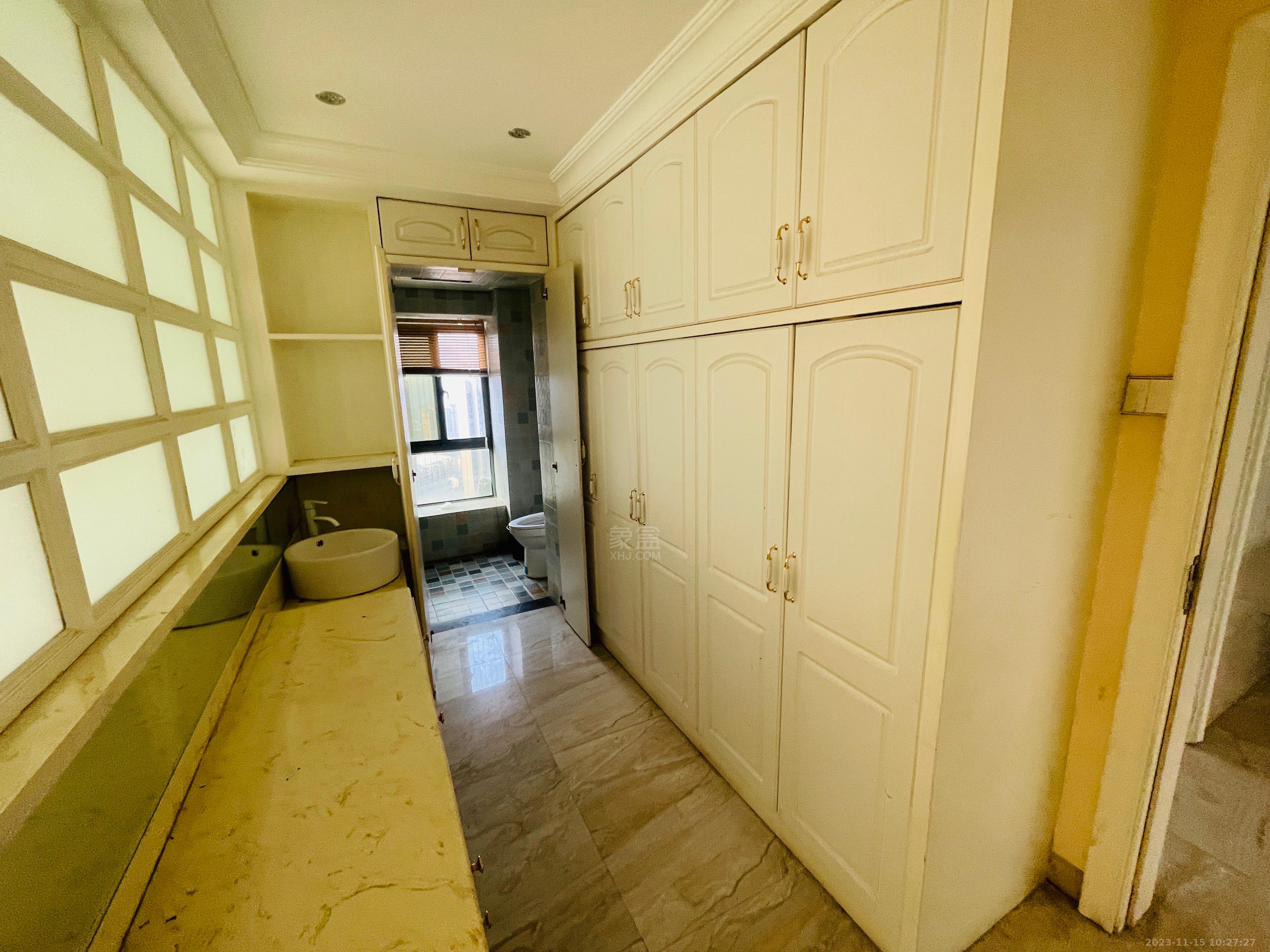 大江观邸-富基花园 4室2厅2卫 2600.0元/月 大江观邸-富基花园 4室2厅2卫 2600.0元/月室内图