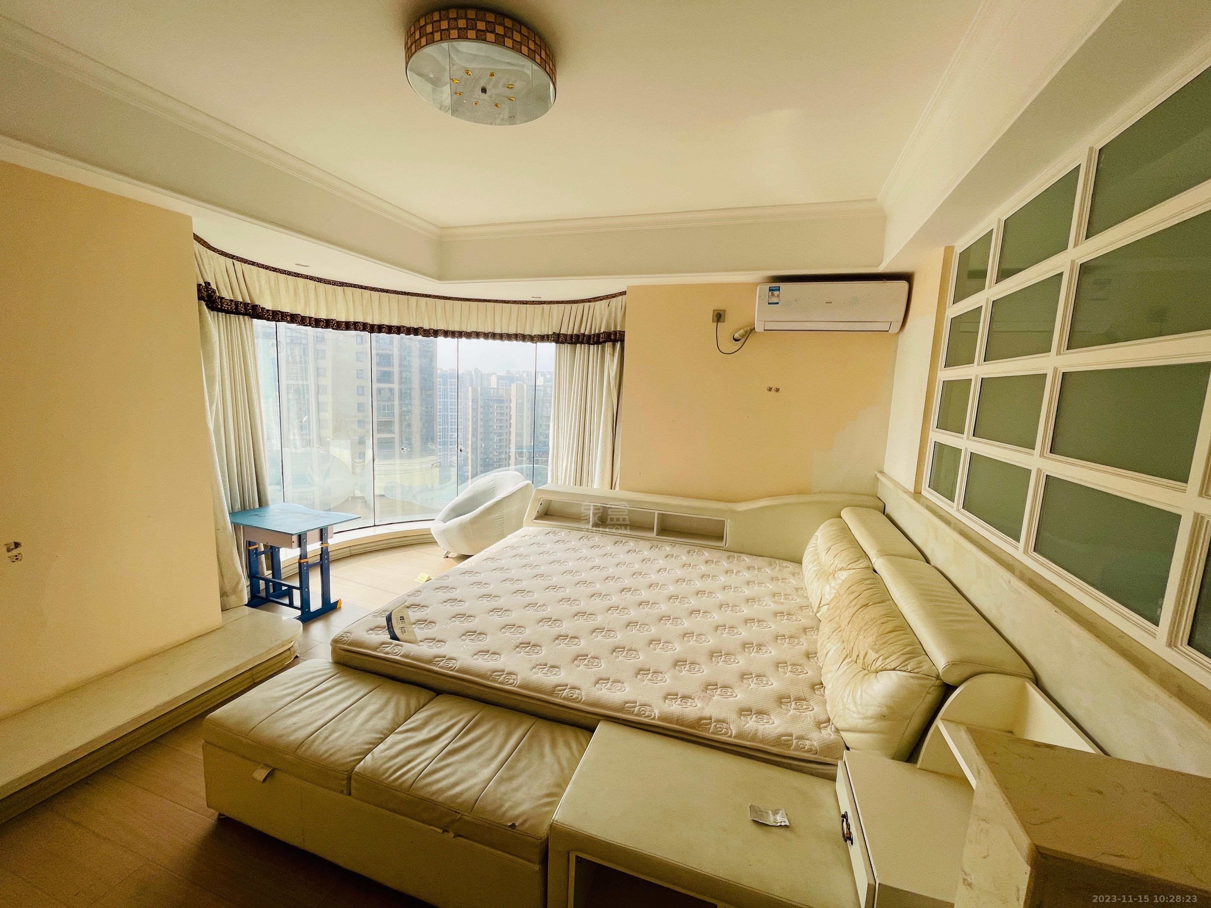 大江观邸-富基花园 4室2厅2卫 2600.0元/月 大江观邸-富基花园 4室2厅2卫 2600.0元/月室内图