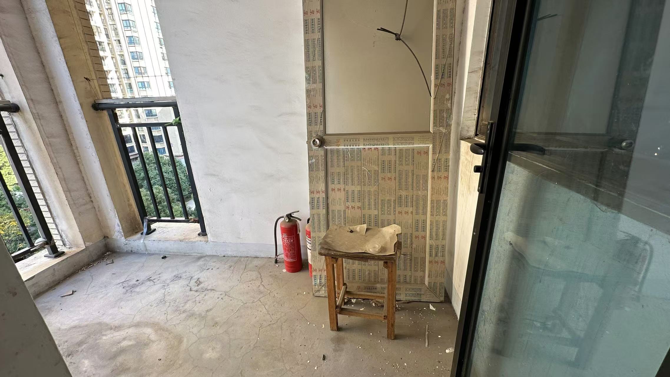 龙腾国际 3室2厅2卫 65.0万 龙腾国际 3室2厅2卫 65.0万室内图