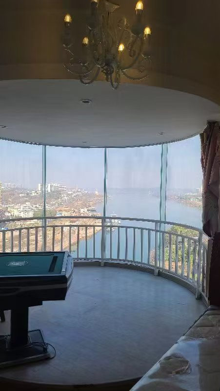 冠城江景 4室2厅2卫 3000.0元/月 冠城江景 4室2厅2卫 3000.0元/月室内图