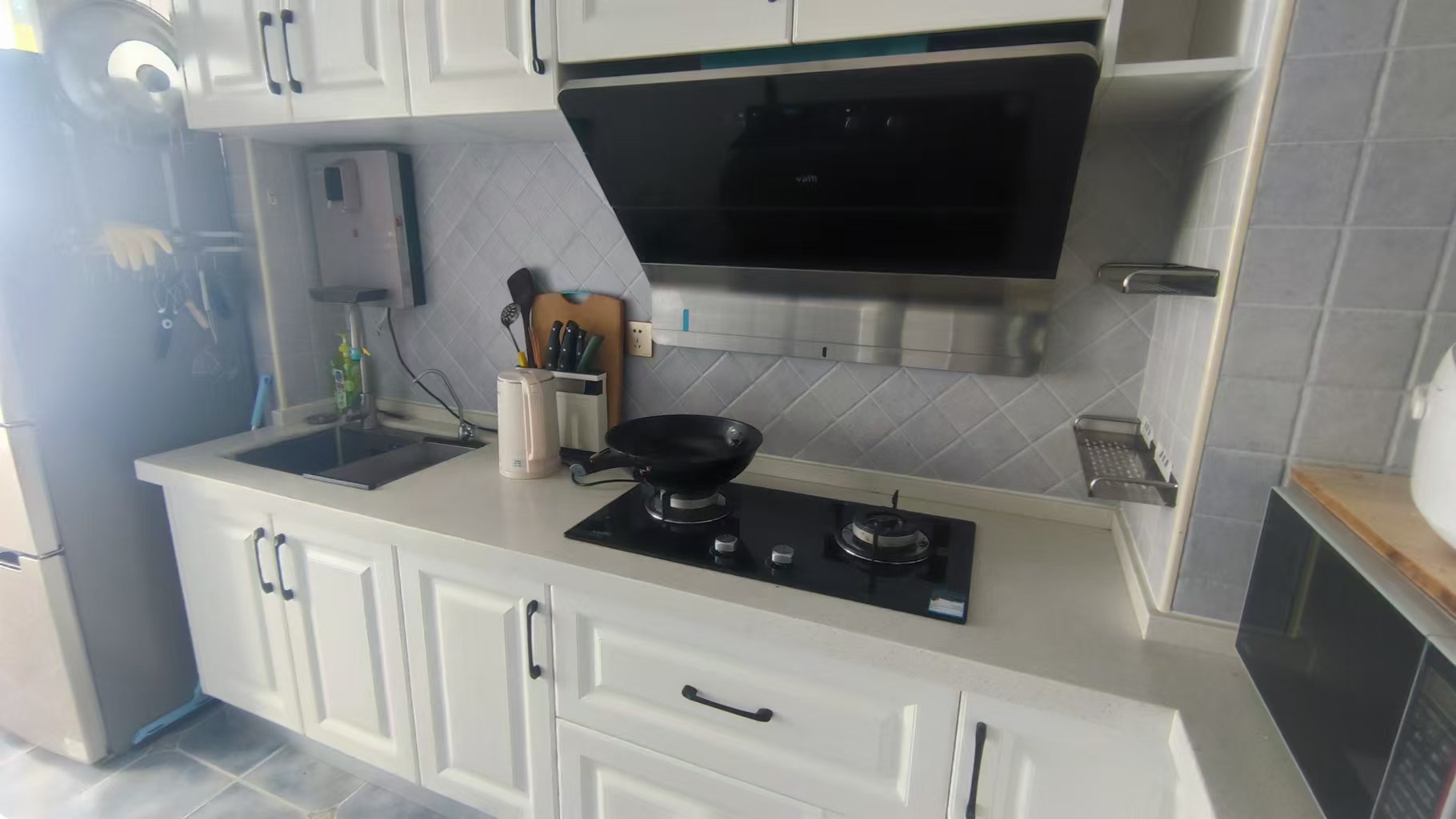 湘运大厦 1室1厅1卫 1300.0元/月 湘运大厦 1室1厅1卫 1300.0元/月室内图