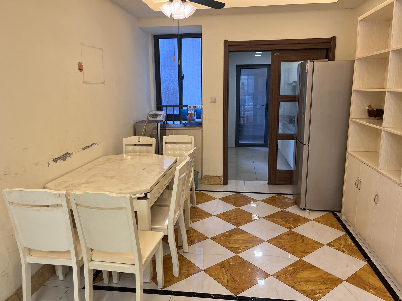 碧桂园南城首府(东宸林海) 4室2厅2卫 2600.0元/月 碧桂园南城首府(东宸林海) 4室2厅2卫 2600.0元/月室内图