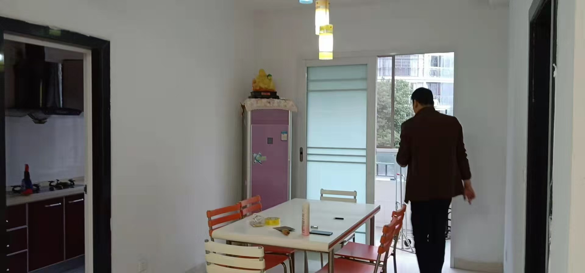 都市村庄 3室2厅2卫 1600.0元/月 都市村庄 3室2厅2卫 1600.0元/月室内图