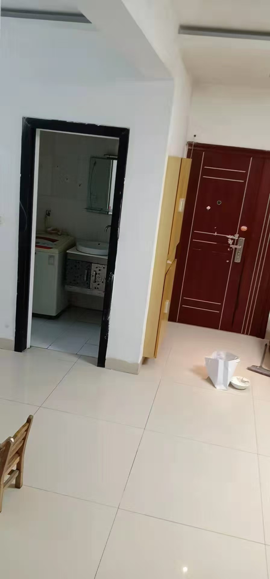 都市村庄 3室2厅2卫 1600.0元/月 都市村庄 3室2厅2卫 1600.0元/月室内图