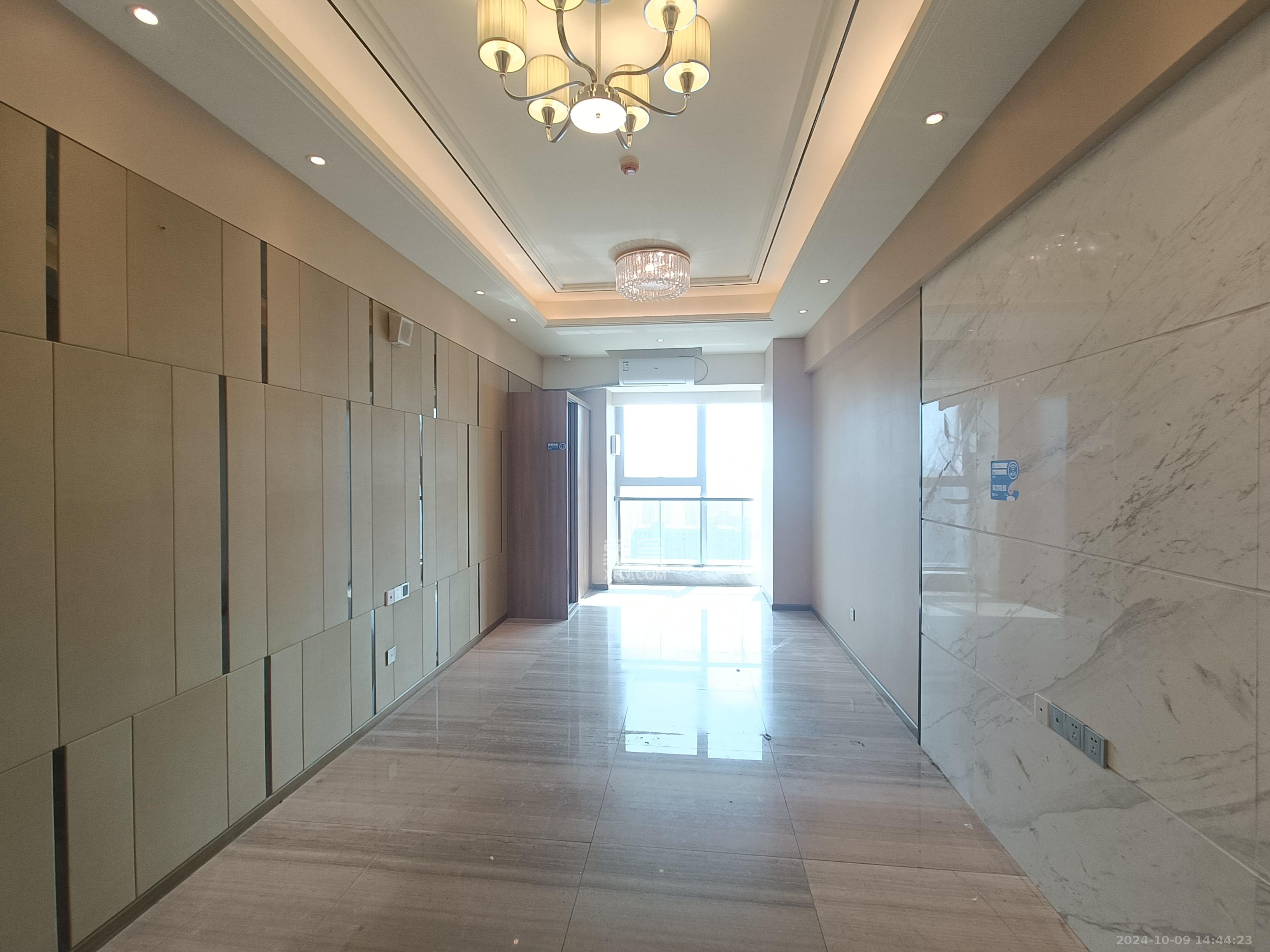 恒大誉府（融誉商业中心）  1室1厅1卫    2300.0元/月室内图