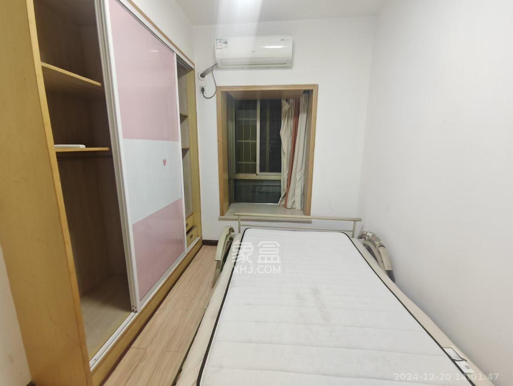 卧龙居国际村  2室2厅1卫   1600.00元/月室内图
