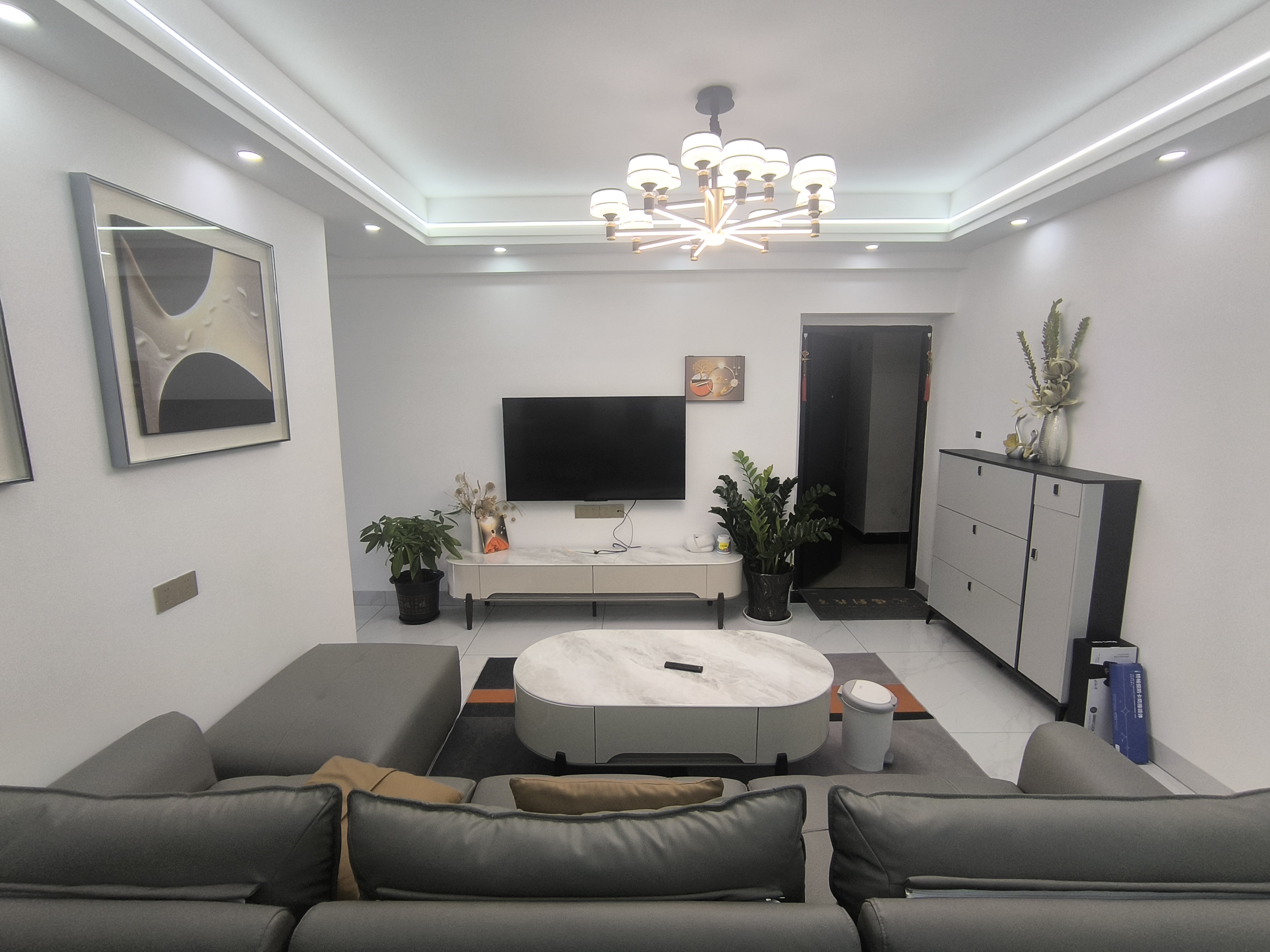 华贸大厦(华贸花苑) 3室2厅1卫 99.0万 华贸大厦(华贸花苑) 3室2厅1卫 99.0万客厅