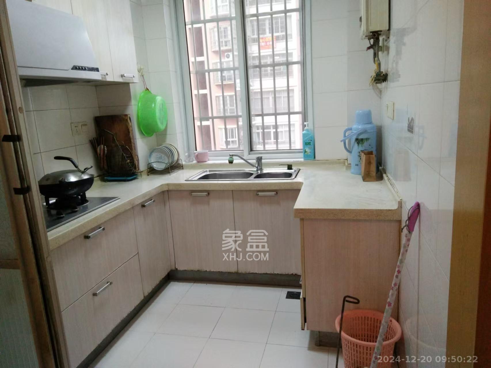 鑫天芙蓉 2室2厅1卫 1700.0元/月 鑫天芙蓉 2室2厅1卫 1700.0元/月室内图