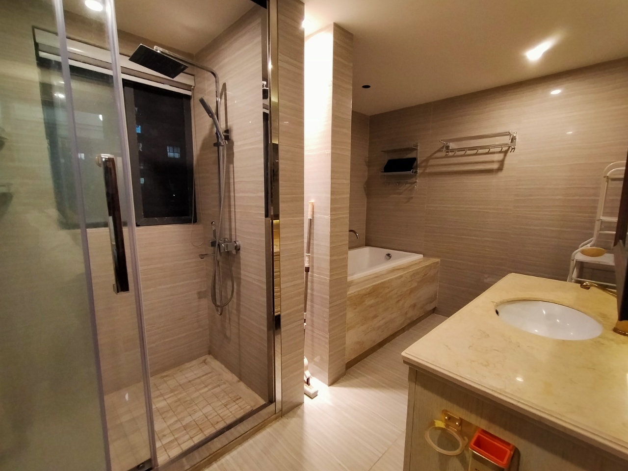 新城吾悦广场 2室1厅1卫 196.0万 新城吾悦广场 2室1厅1卫 196.0万室内图